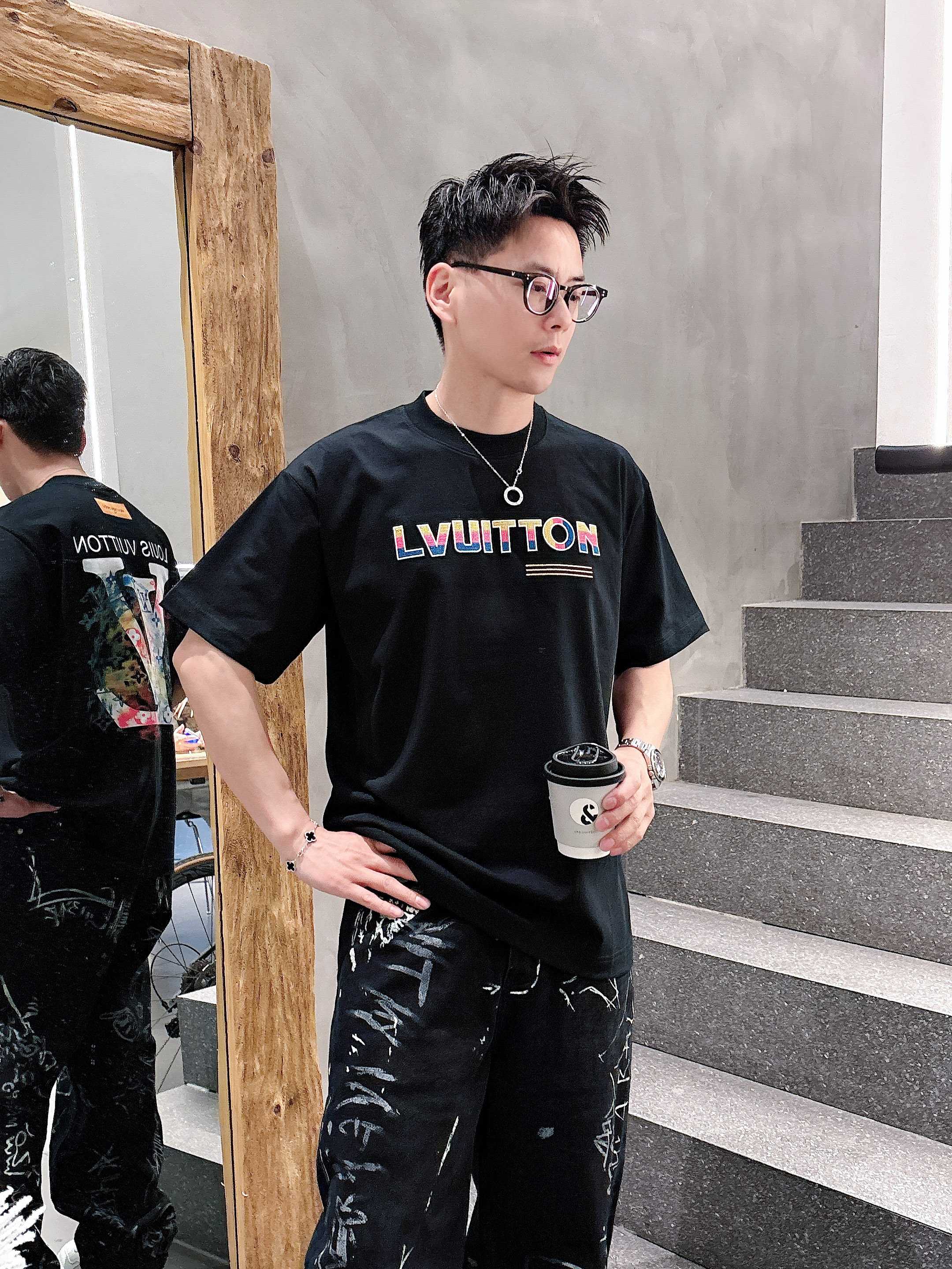 LuxluxHouse Best Quality Clothes T-shirt Louis Vuitton