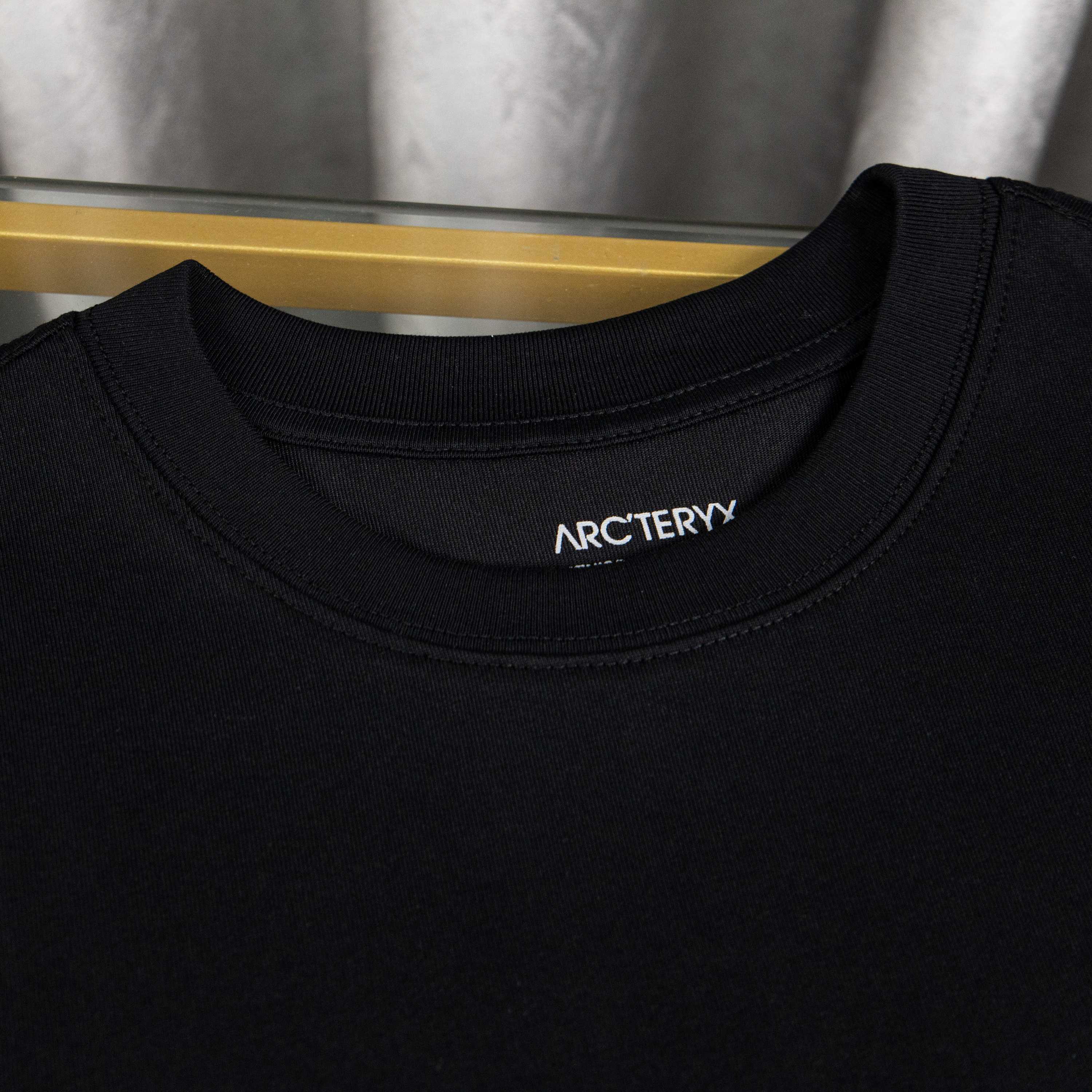 LuxluxHouse Best Quality Clothes T-shirt Arcteryx