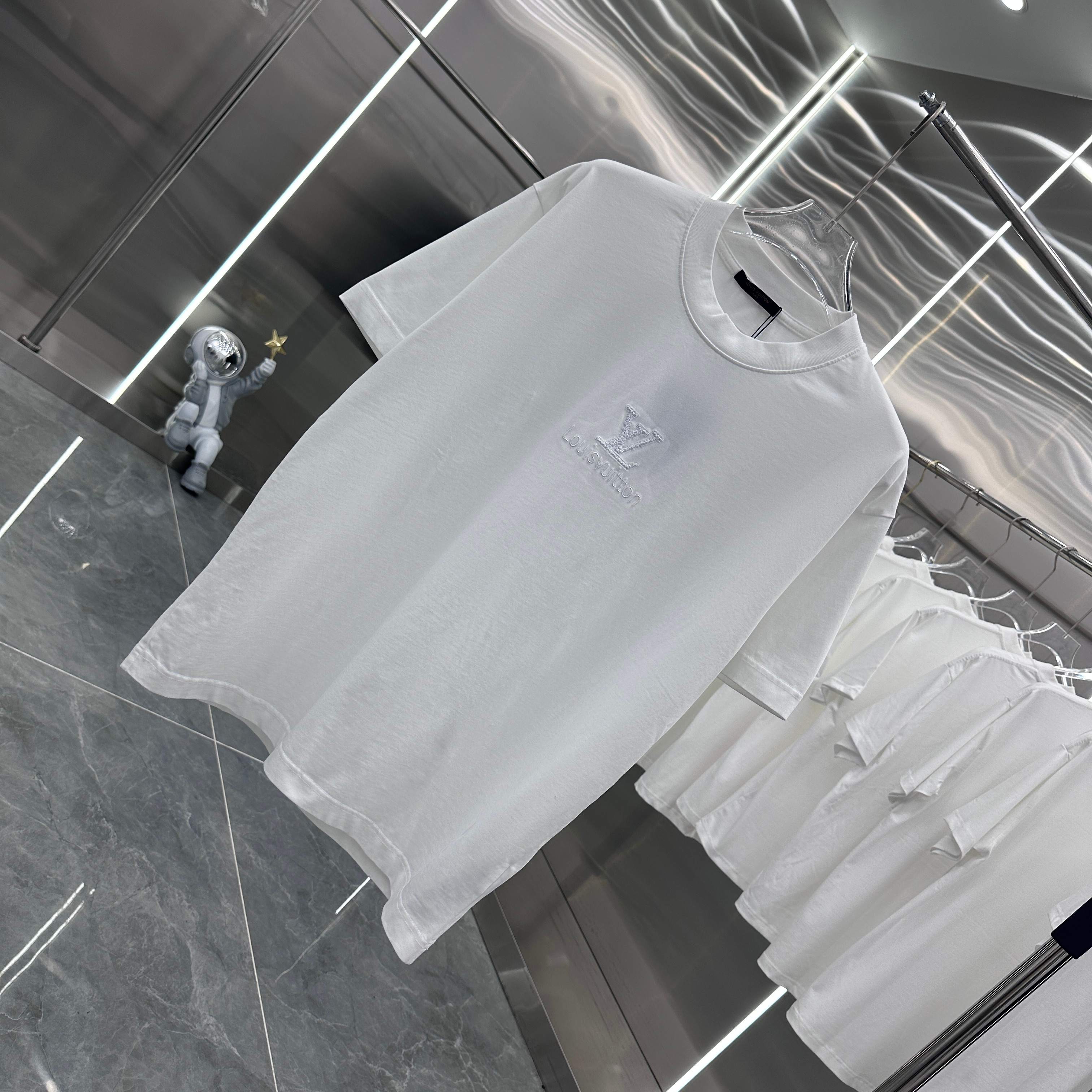 LuxluxHouse Best Quality Clothes T-shirt Louis Vuitton