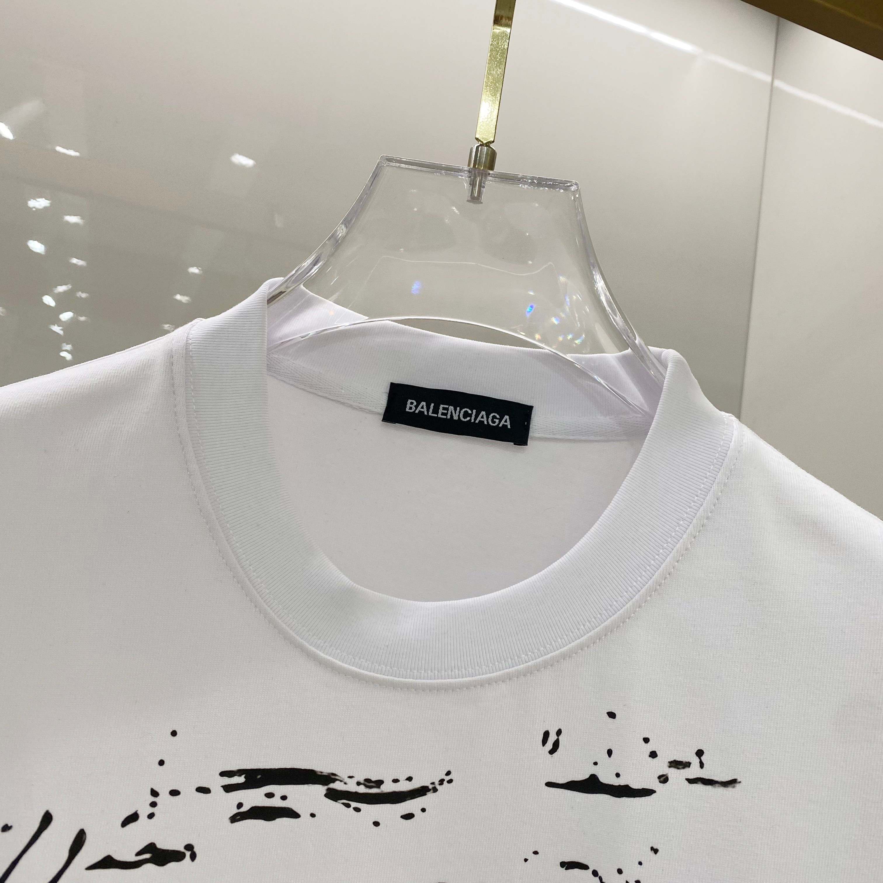 LuxluxHouse Best Quality Clothes Balenciaga T-shirt
