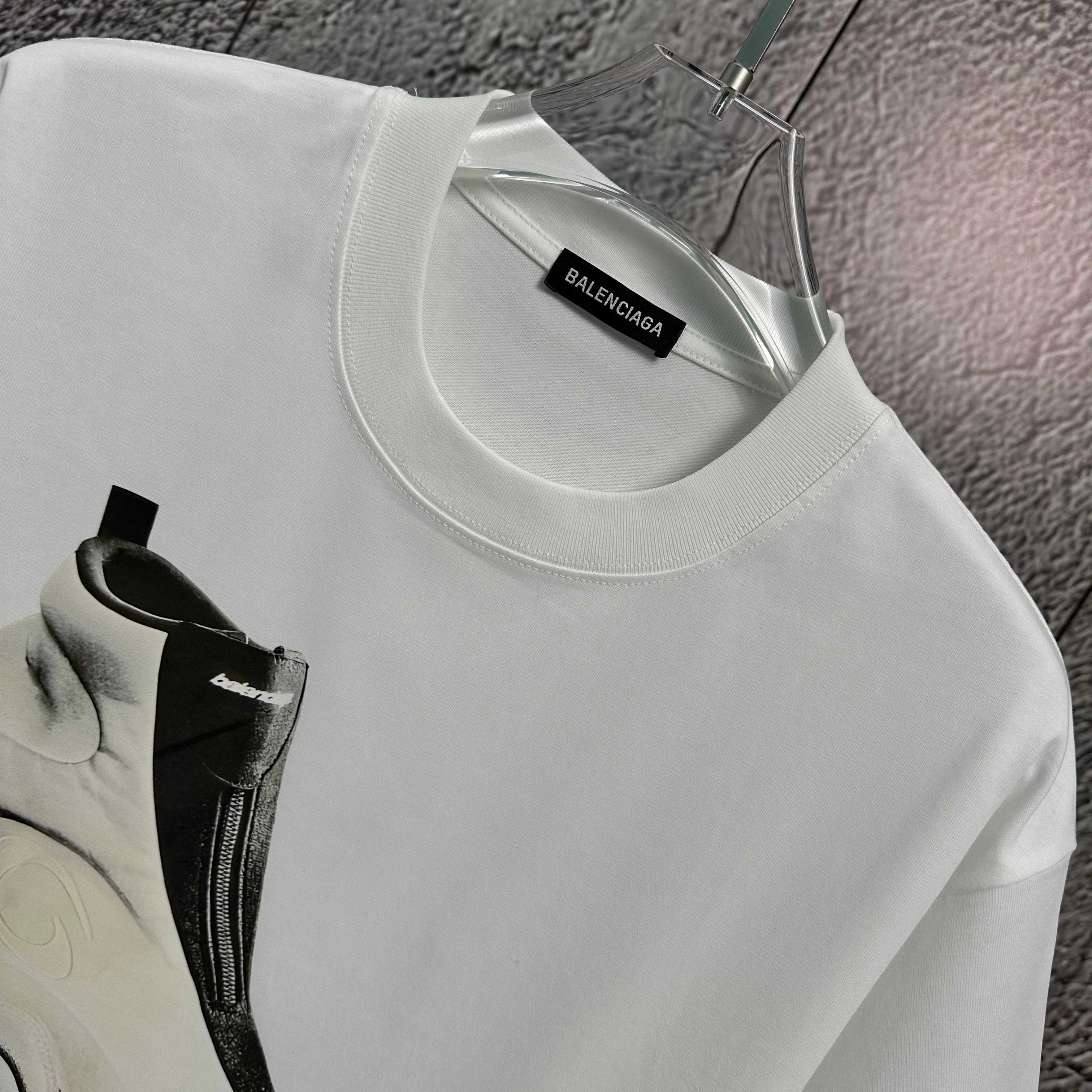 LuxluxHouse Best Quality Clothes Balenciaga T-shirt