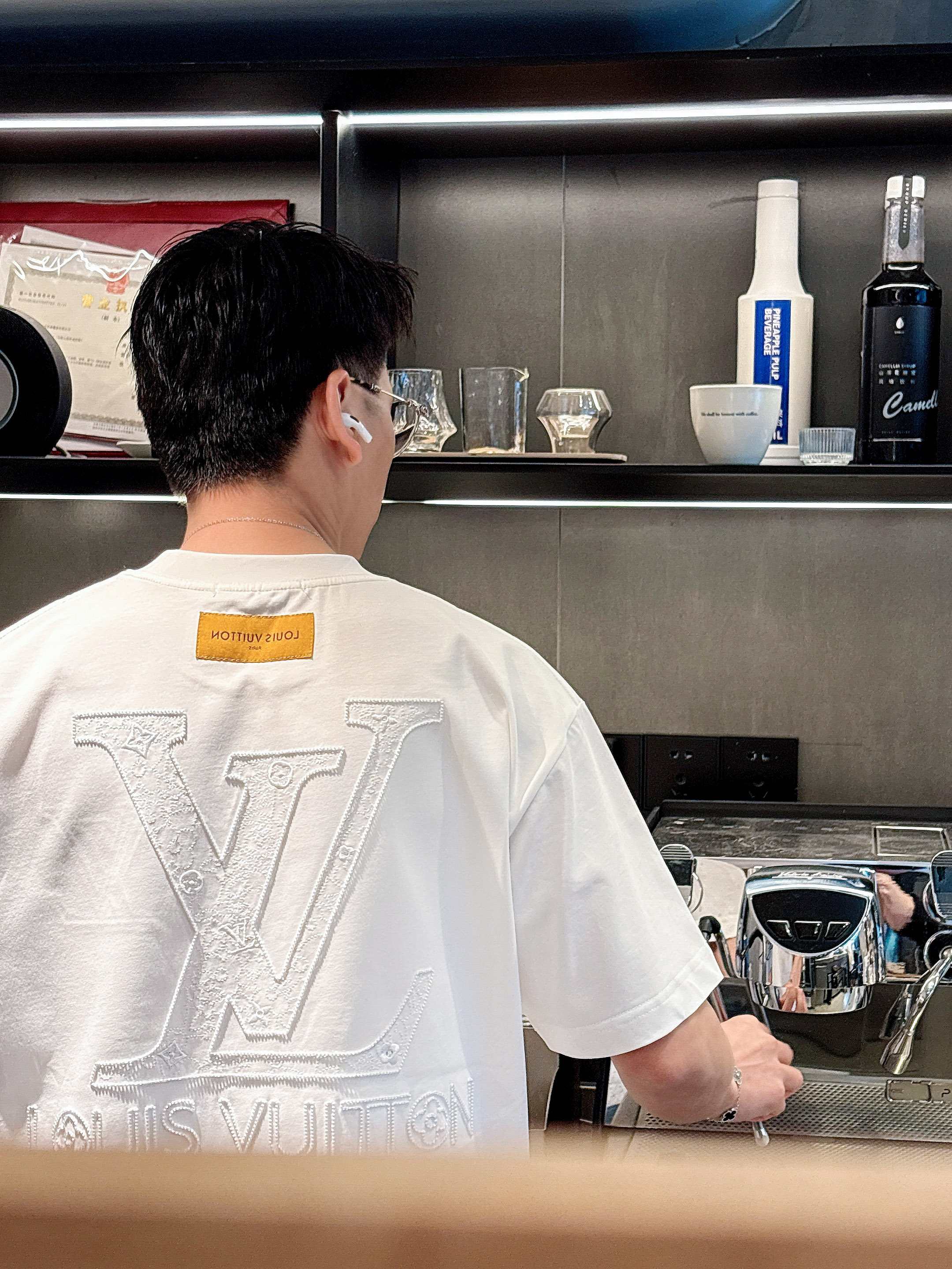 LuxluxHouse Best Quality Clothes T-shirt Louis Vuitton