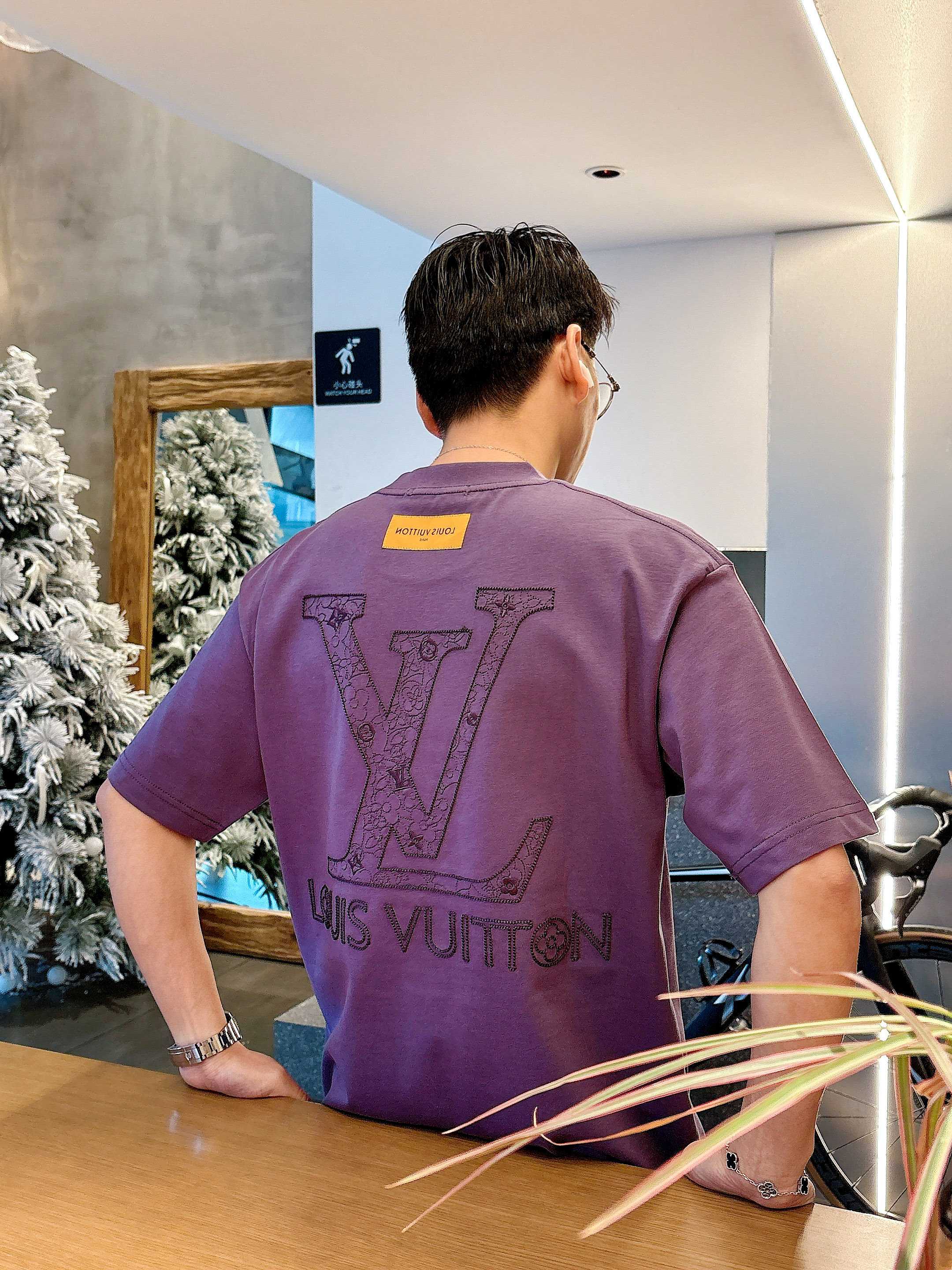 LuxluxHouse Best Quality Clothes T-shirt Louis Vuitton