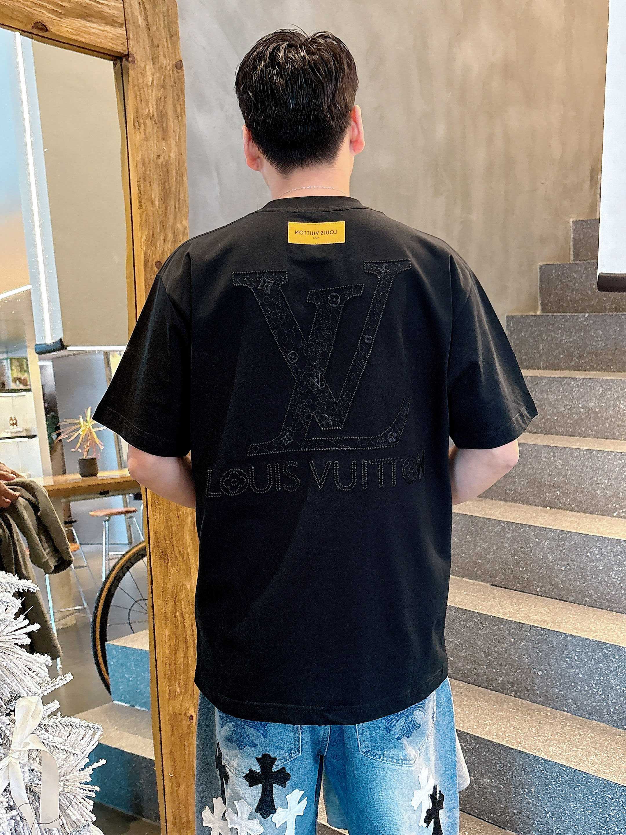 LuxluxHouse Best Quality Clothes T-shirt Louis Vuitton