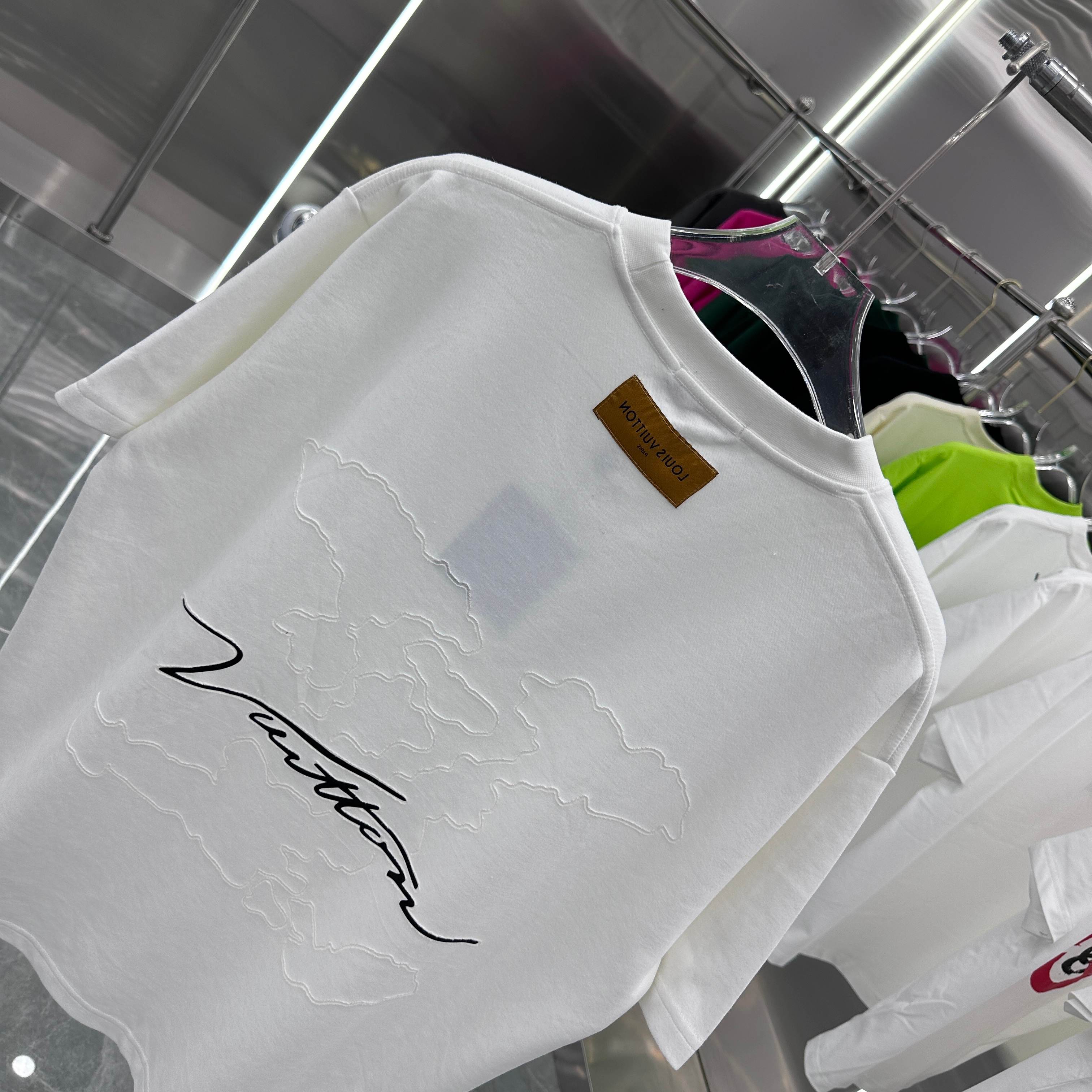 LuxluxHouse Best Quality Clothes T-shirt Louis Vuitton