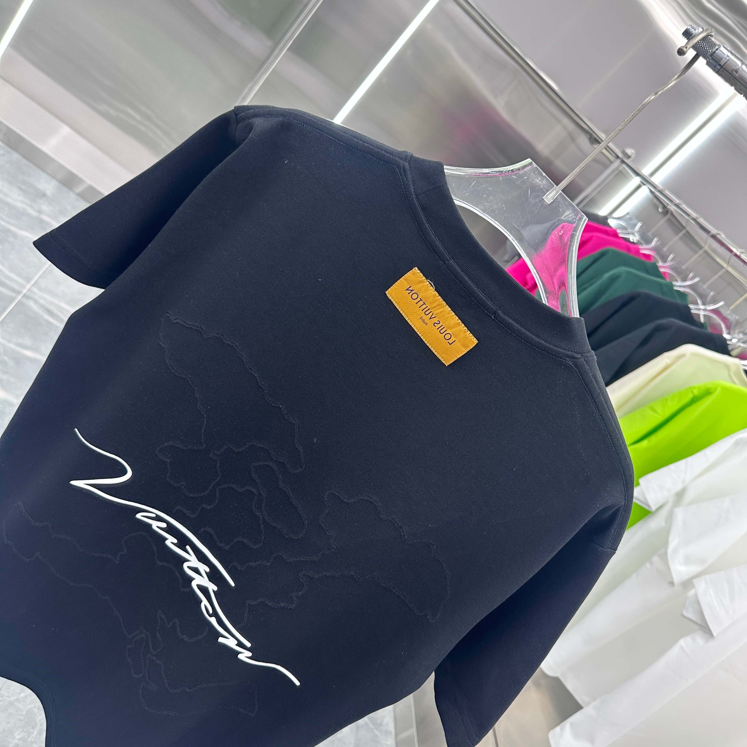 LuxluxHouse Best Quality Clothes T-shirt Louis Vuitton