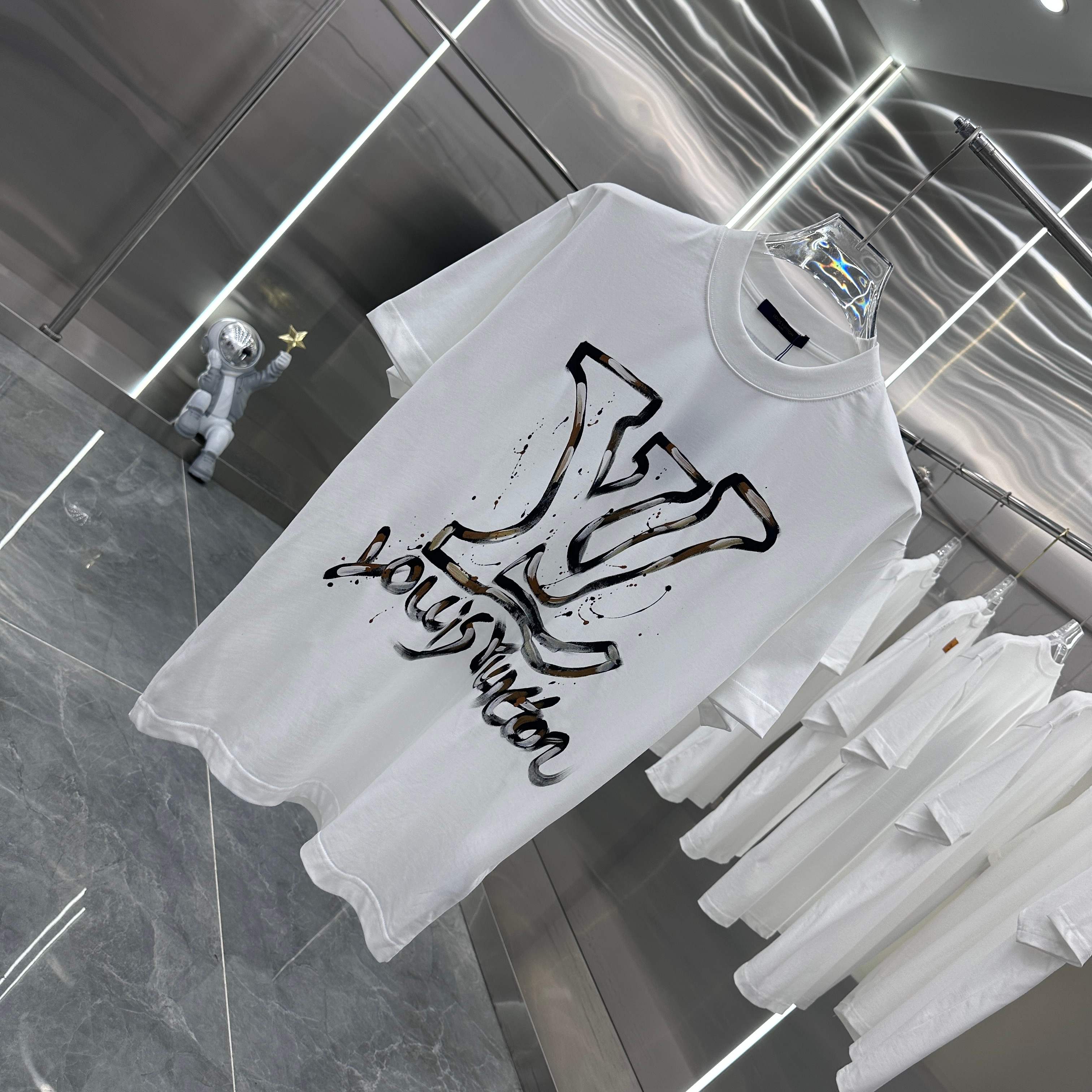 LuxluxHouse Best Quality Clothes T-shirt Louis Vuitton