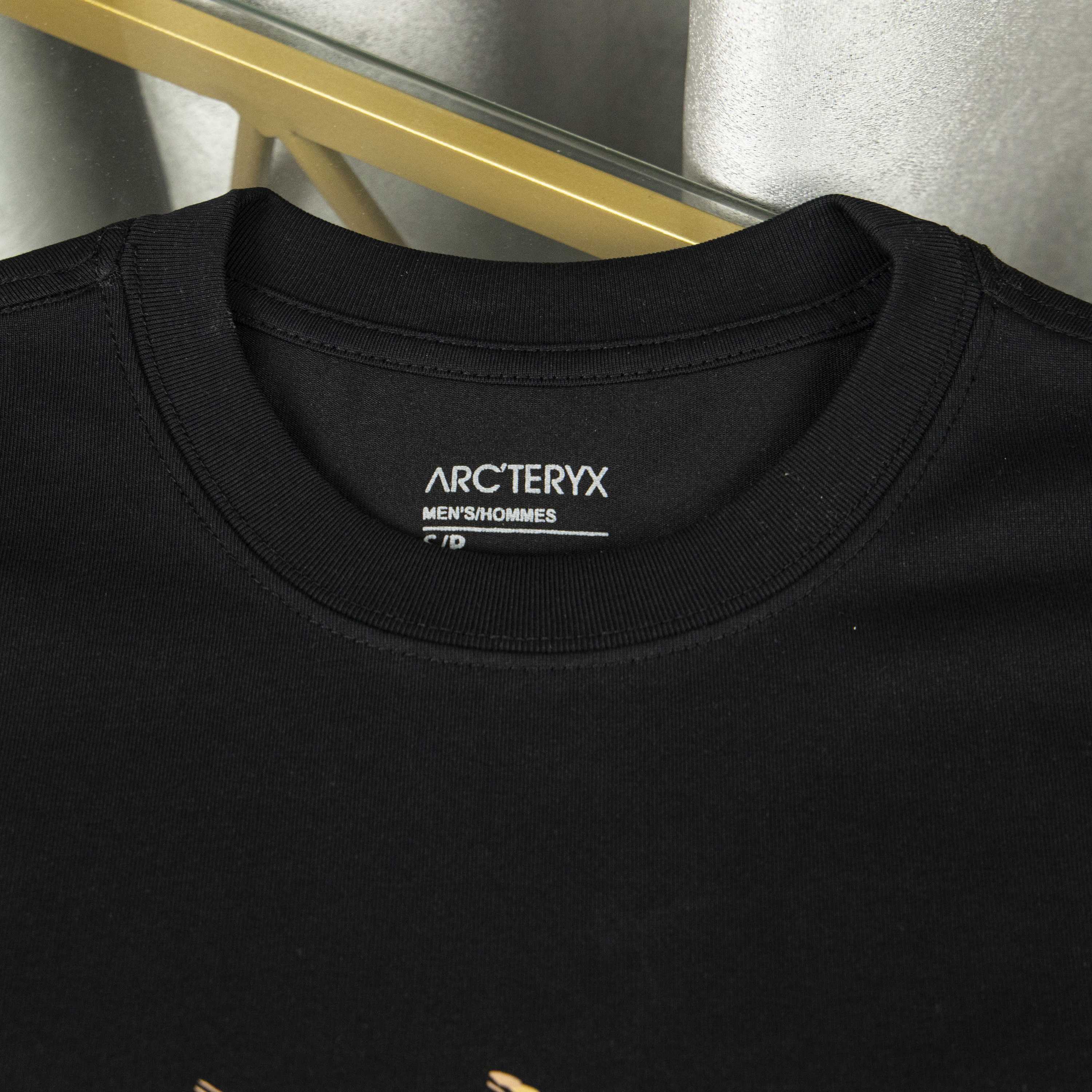 LuxluxHouse Best Quality Clothes T-shirt Arcteryx