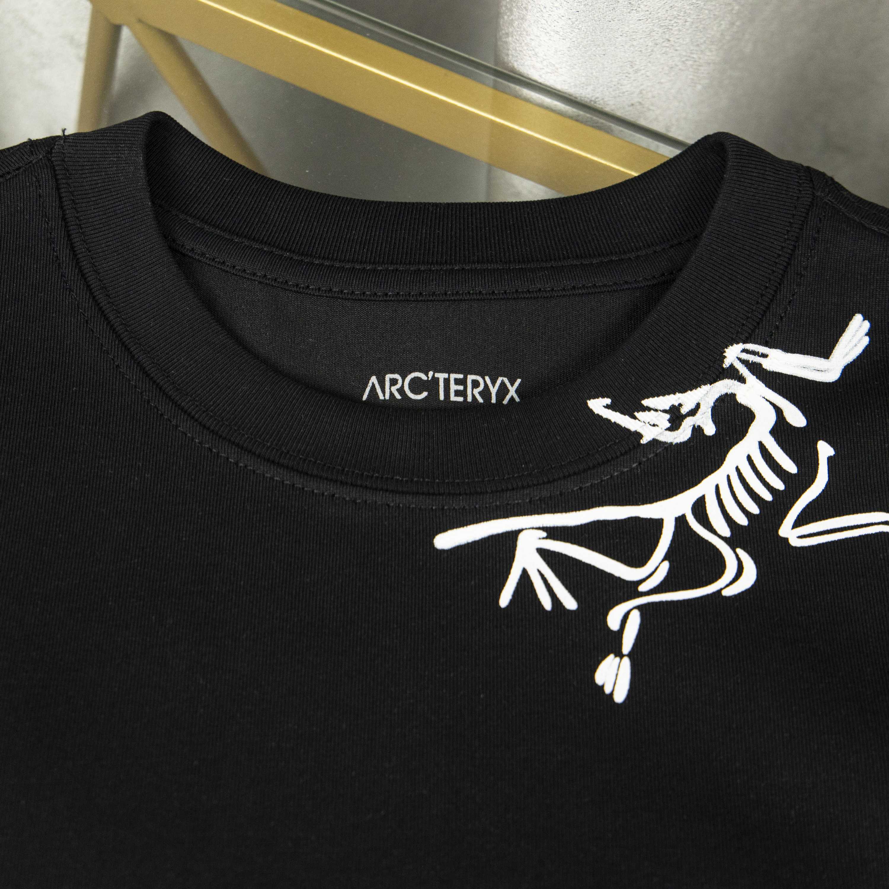 LuxluxHouse Best Quality Clothes T-shirt Arcteryx