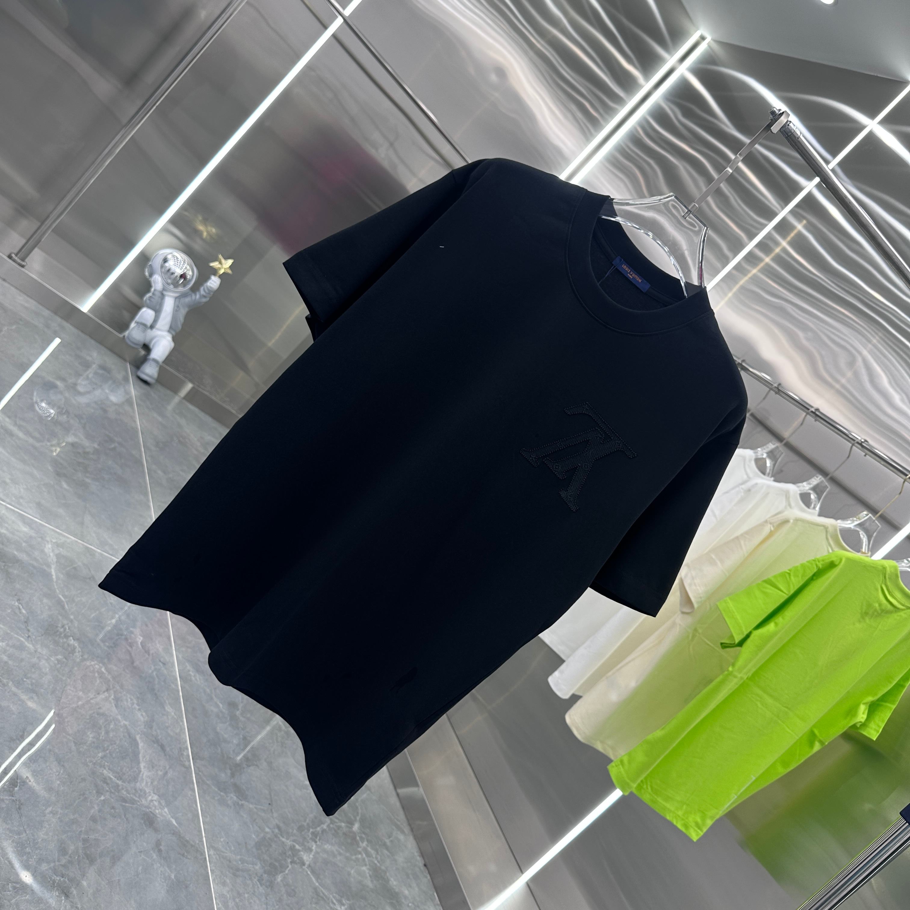 LuxluxHouse Best Quality Clothes T-shirt Louis Vuitton