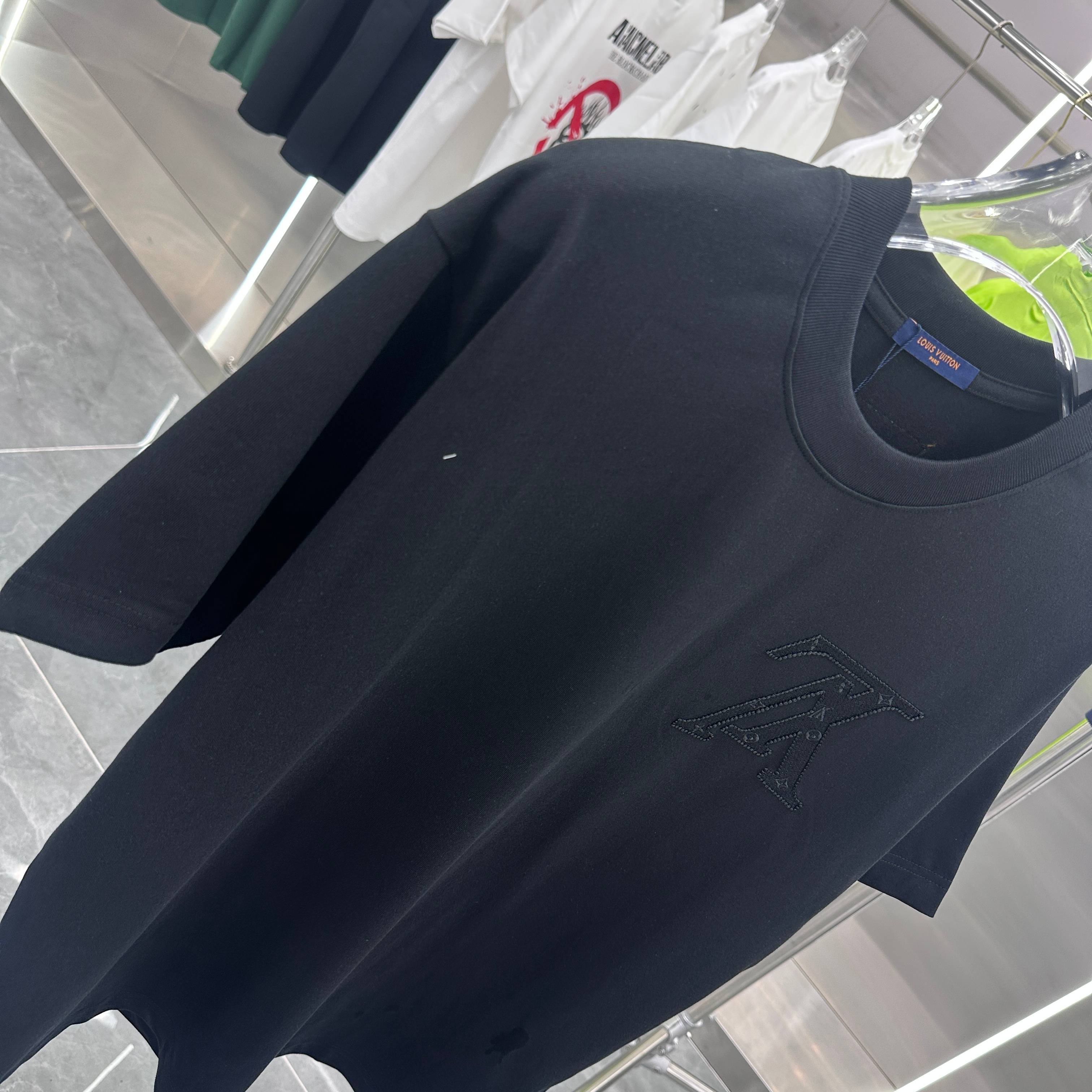 LuxluxHouse Best Quality Clothes T-shirt Louis Vuitton