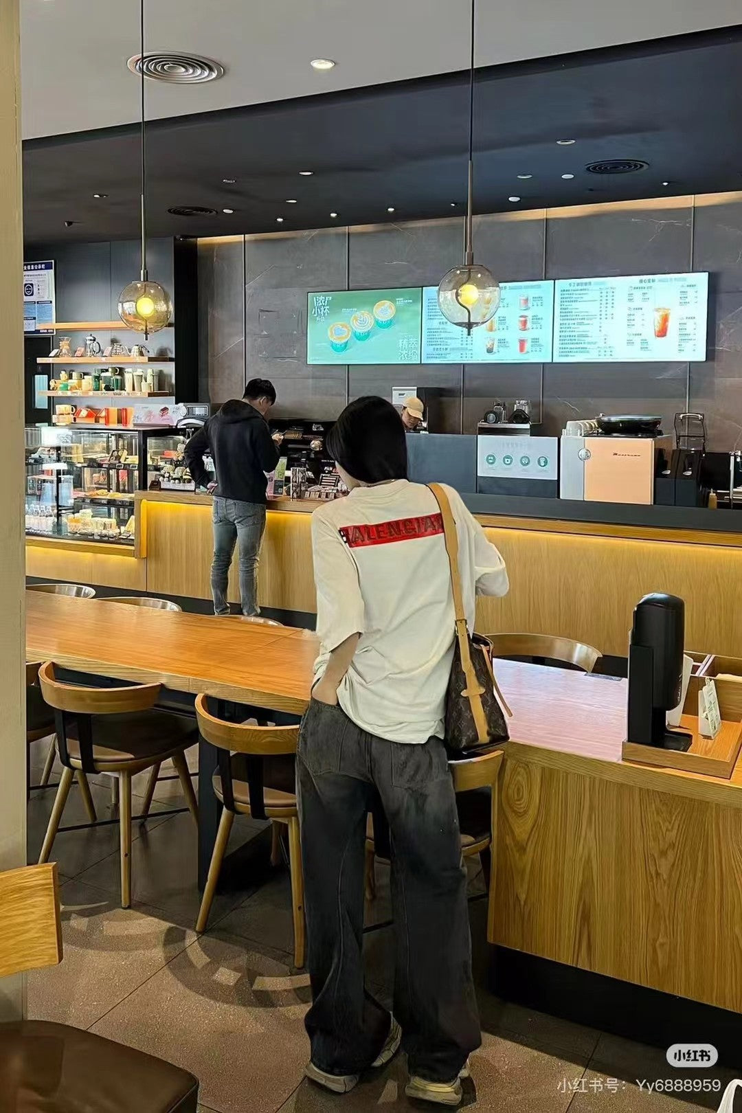 LuxluxHouse Best Quality Clothes Balenciaga T-shirt