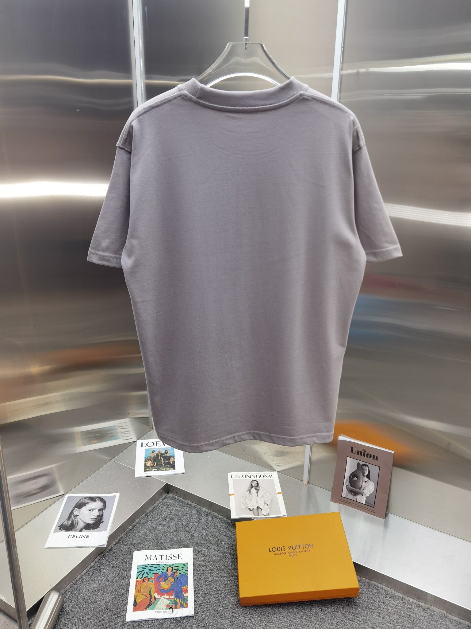 LuxluxHouse Best Quality Clothes T-shirt Loewe