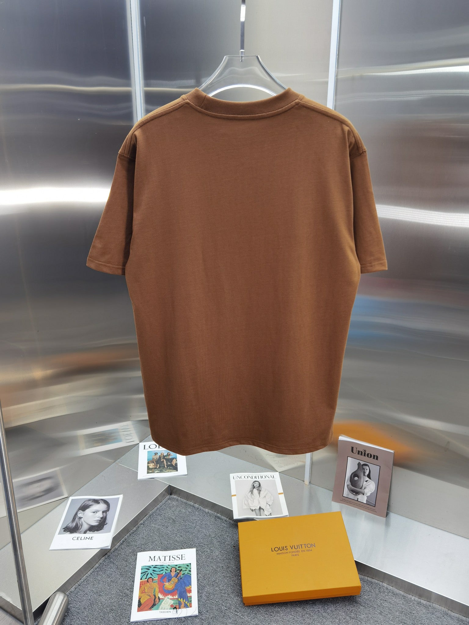 LuxluxHouse Best Quality Clothes T-shirt Loewe