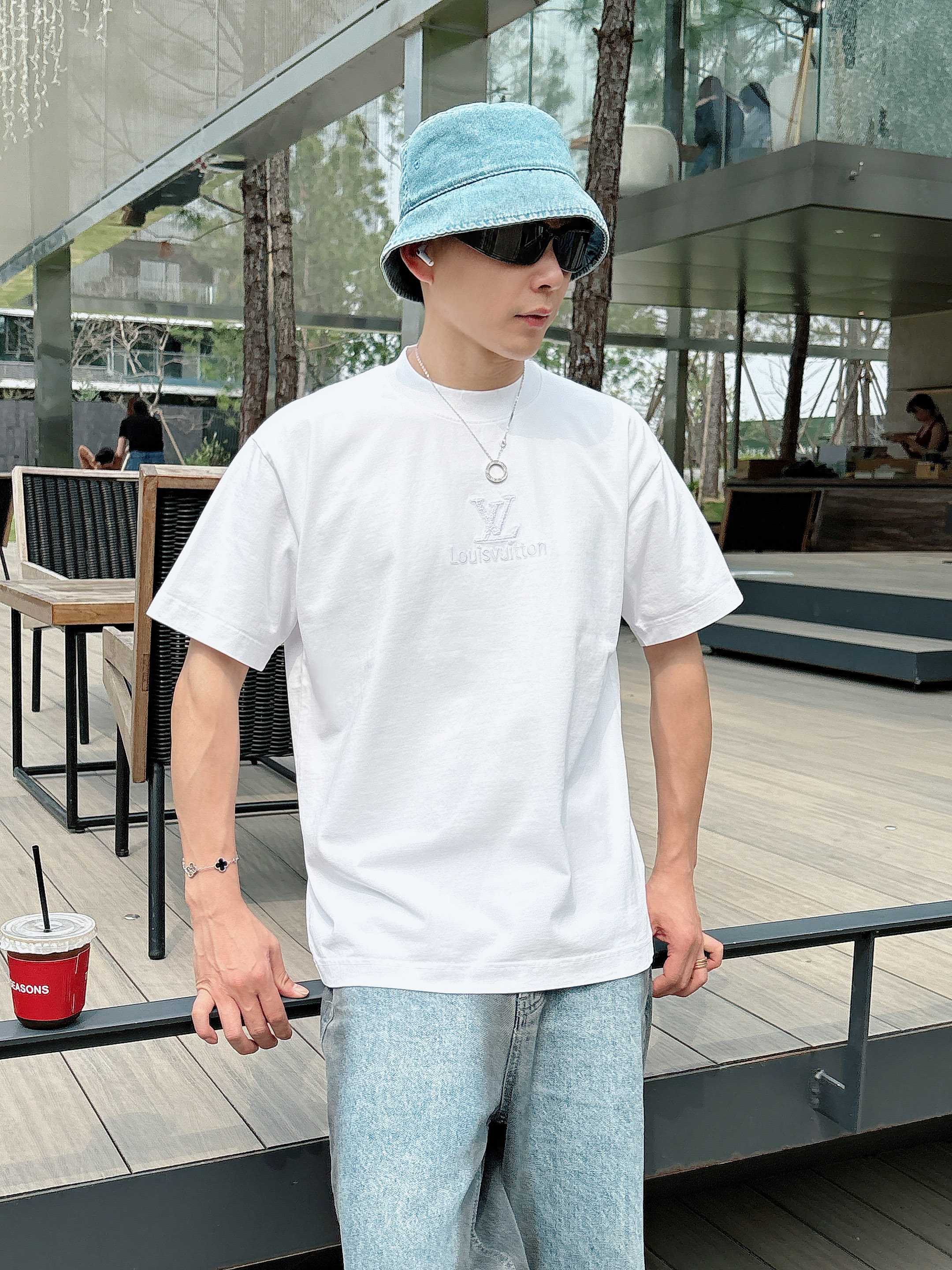 LuxluxHouse Best Quality Clothes T-shirt Louis Vuitton