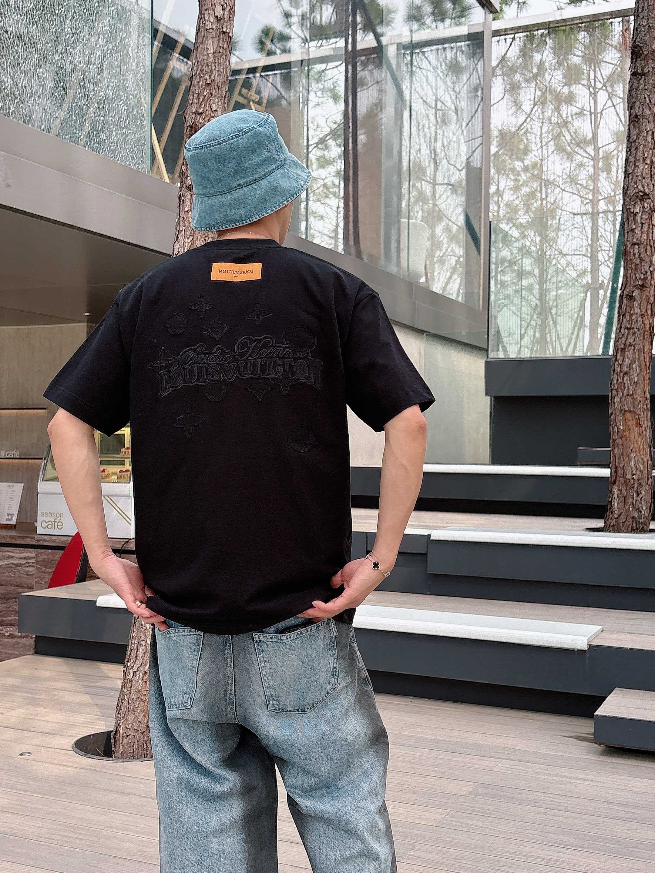 LuxluxHouse Best Quality Clothes T-shirt Louis Vuitton