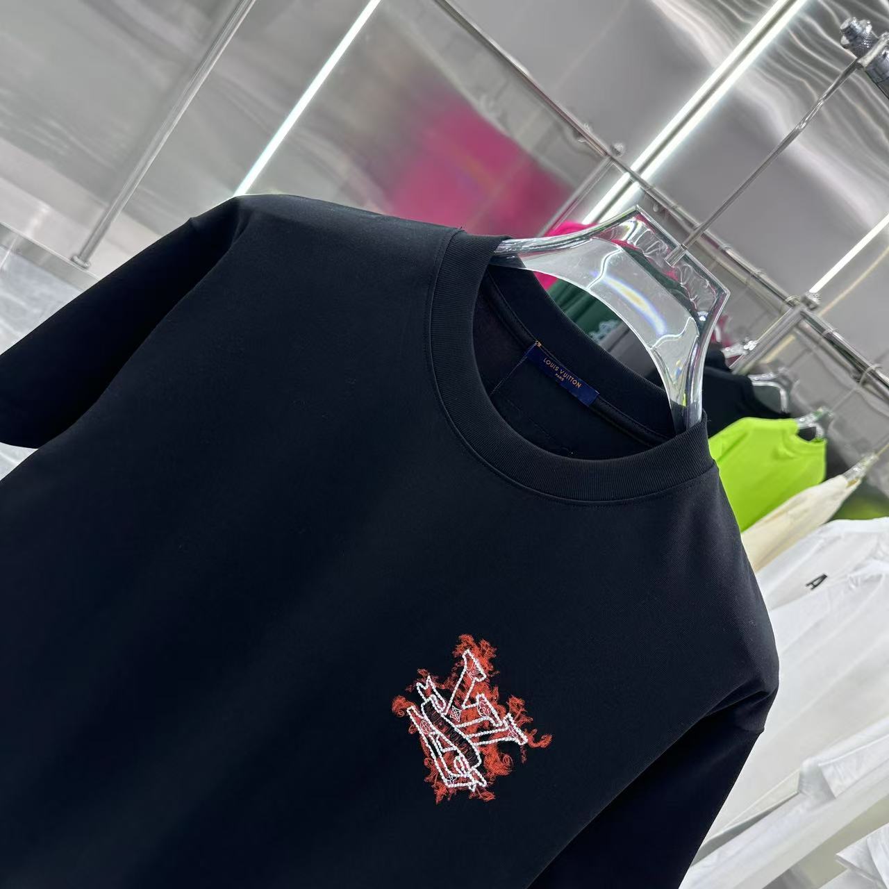 LuxluxHouse Best Quality Clothes T-shirt Louis Vuitton