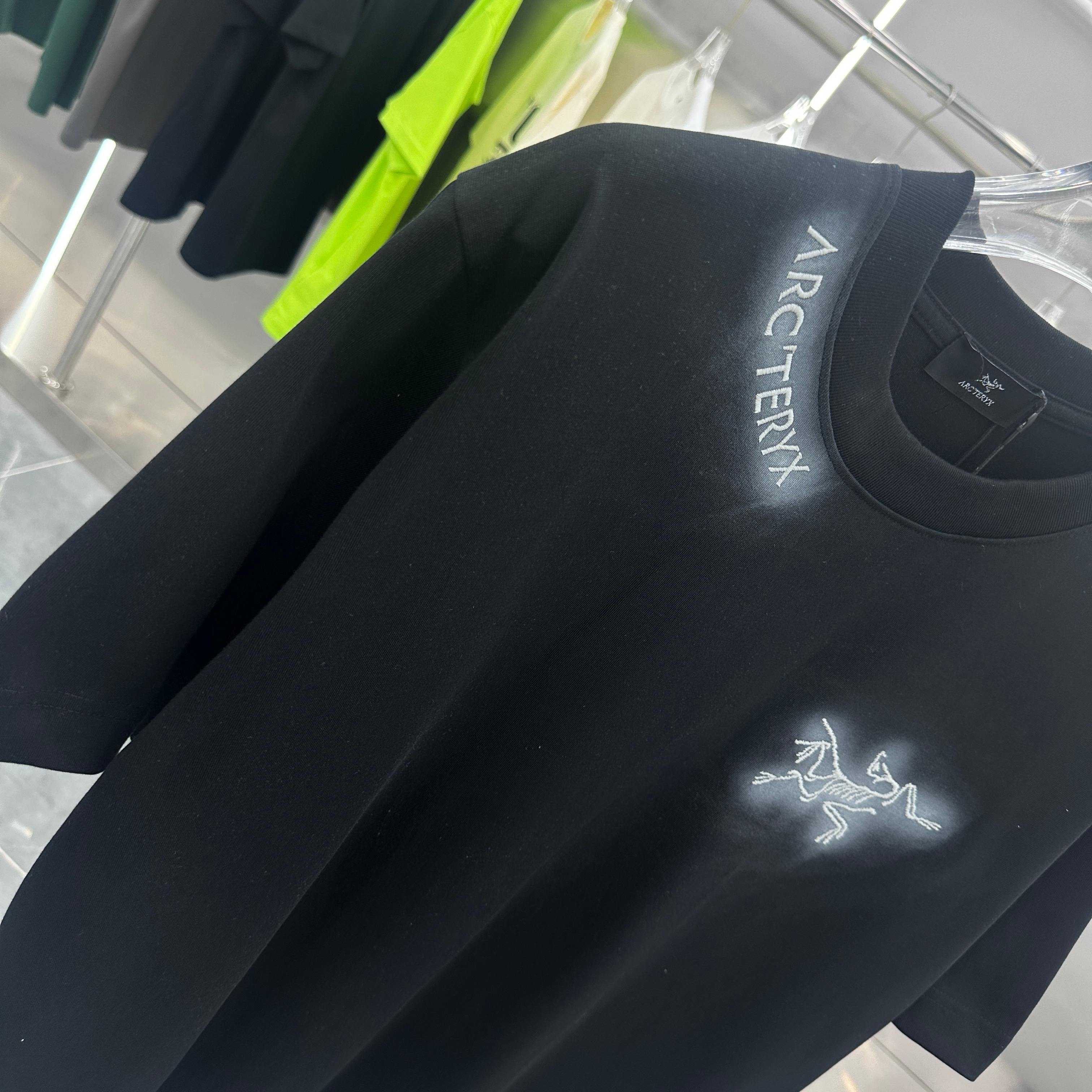 LuxluxHouse Best Quality Clothes T-shirt Arcteryx