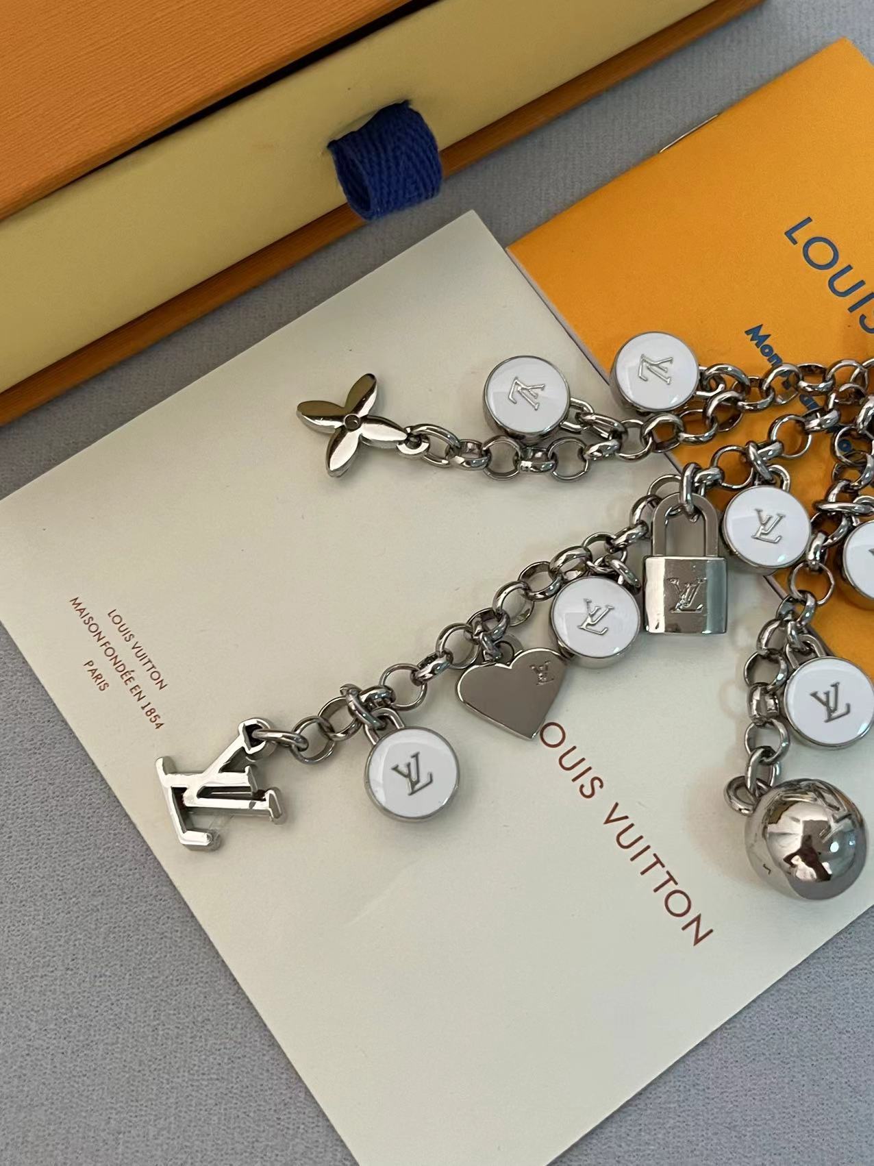 LuxluxHouse Best Quality Accessories Louis Vuitton Keychain