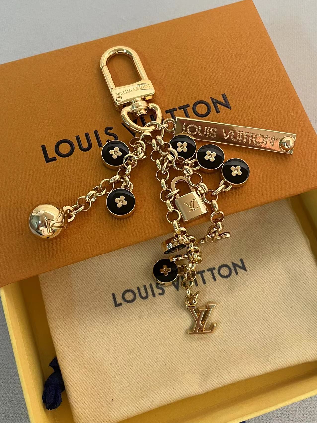 LuxluxHouse Best Quality Accessories Louis Vuitton Keychain