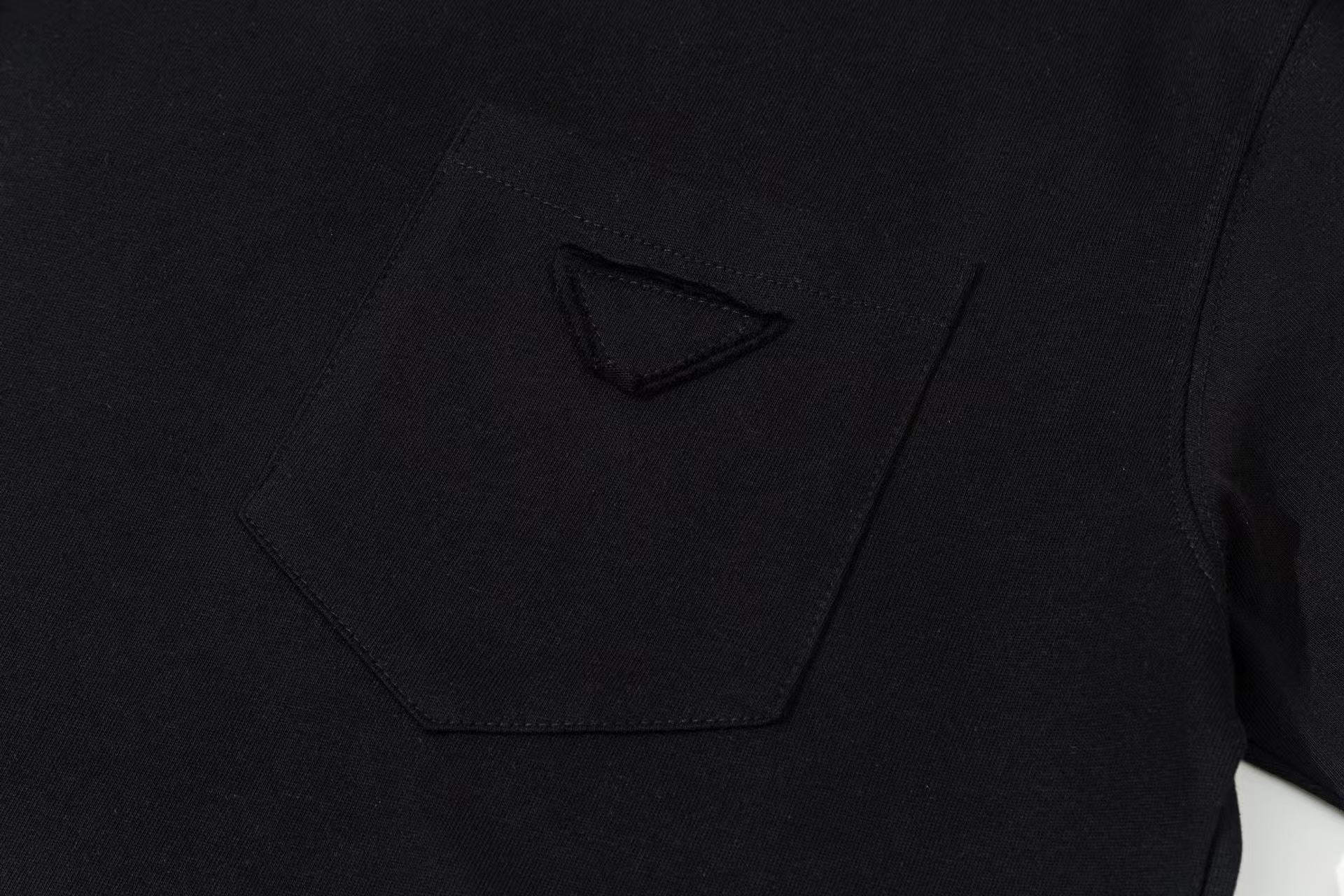 LuxluxHouse Best Quality Clothes T-shirt Prada