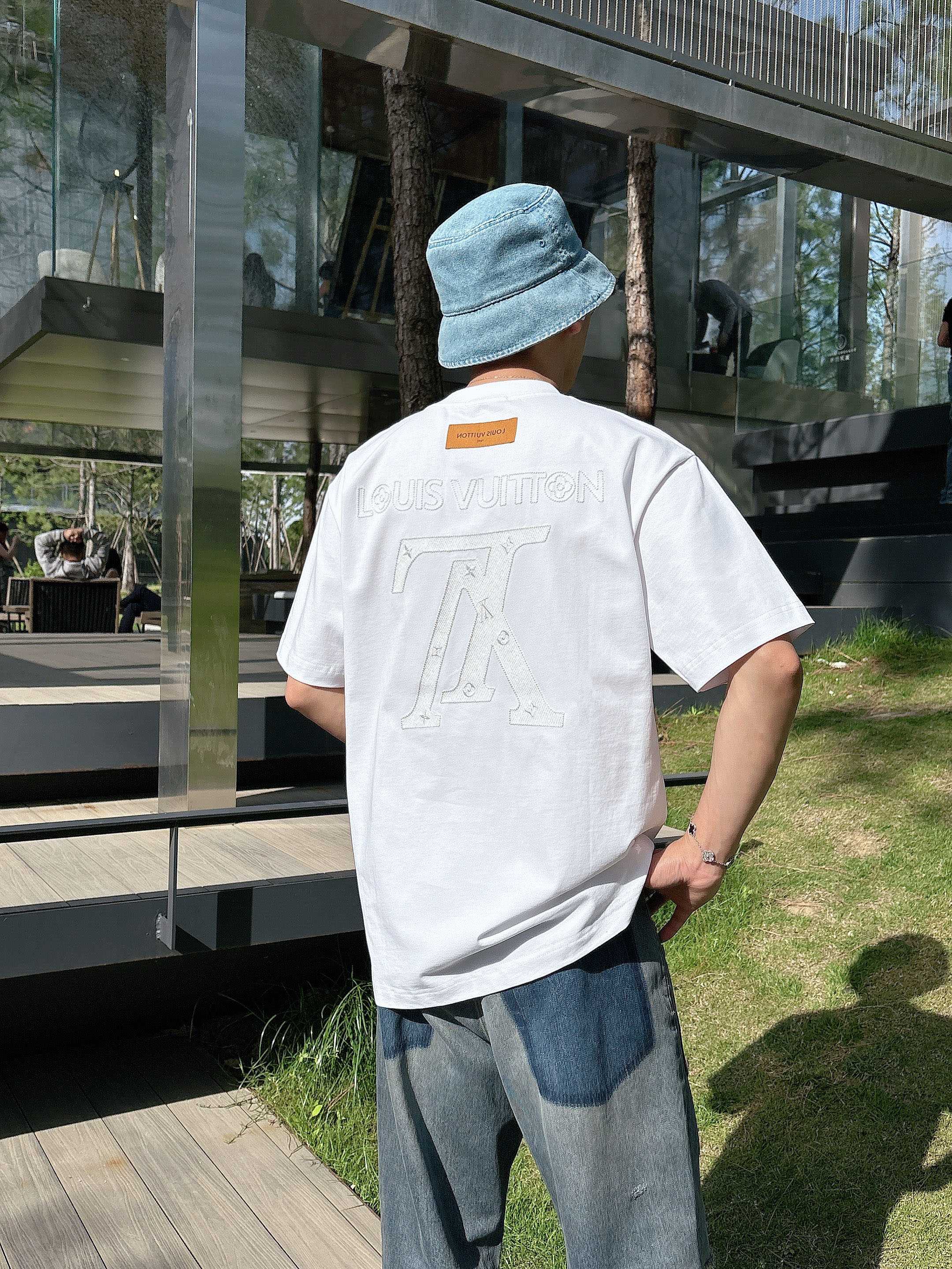 LuxluxHouse Best Quality Clothes T-shirt Louis Vuitton