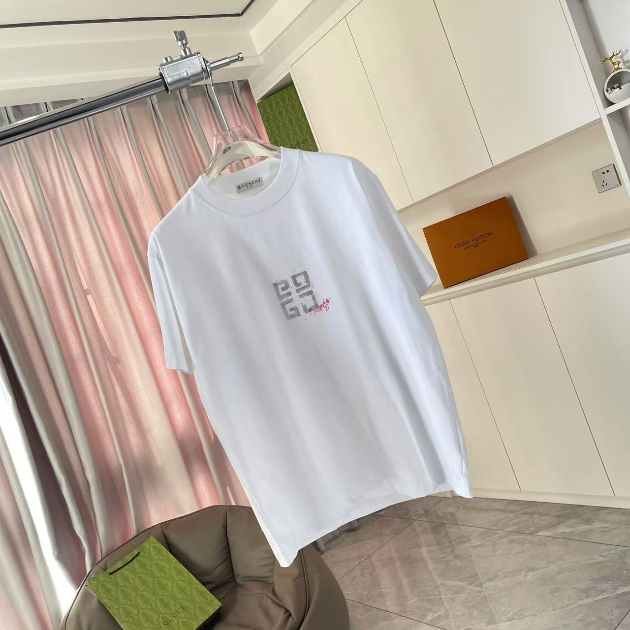 LuxluxHouse Best Quality Clothes Givenchy T-shirt