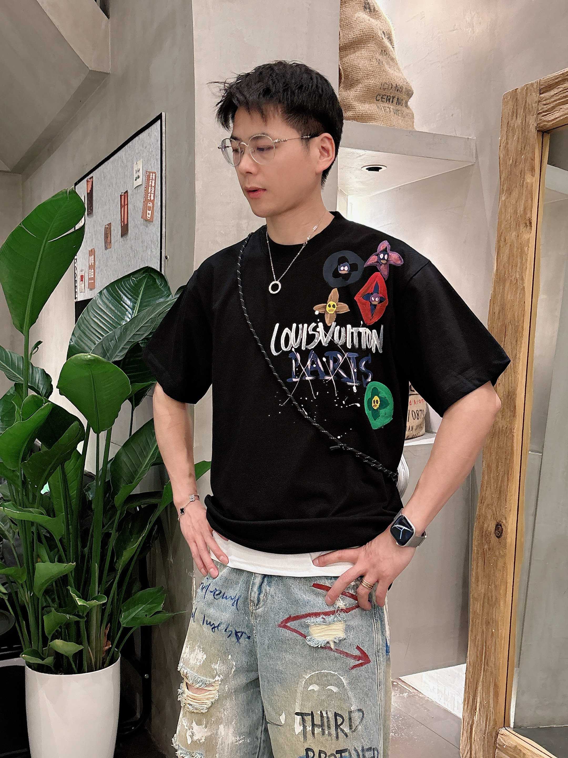 LuxluxHouse Best Quality Clothes T-shirt Louis Vuitton