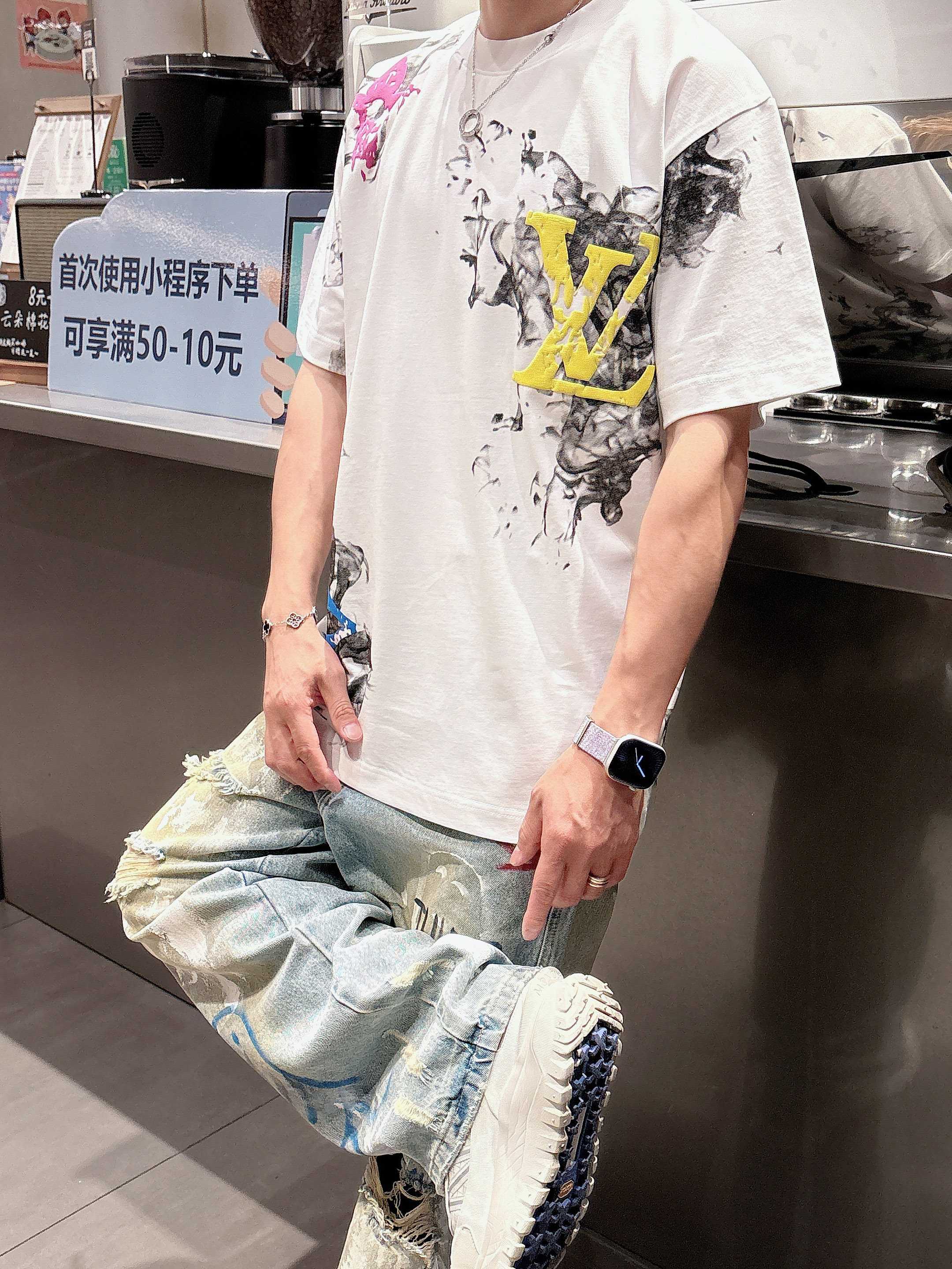 LuxluxHouse Best Quality Clothes T-shirt Louis Vuitton