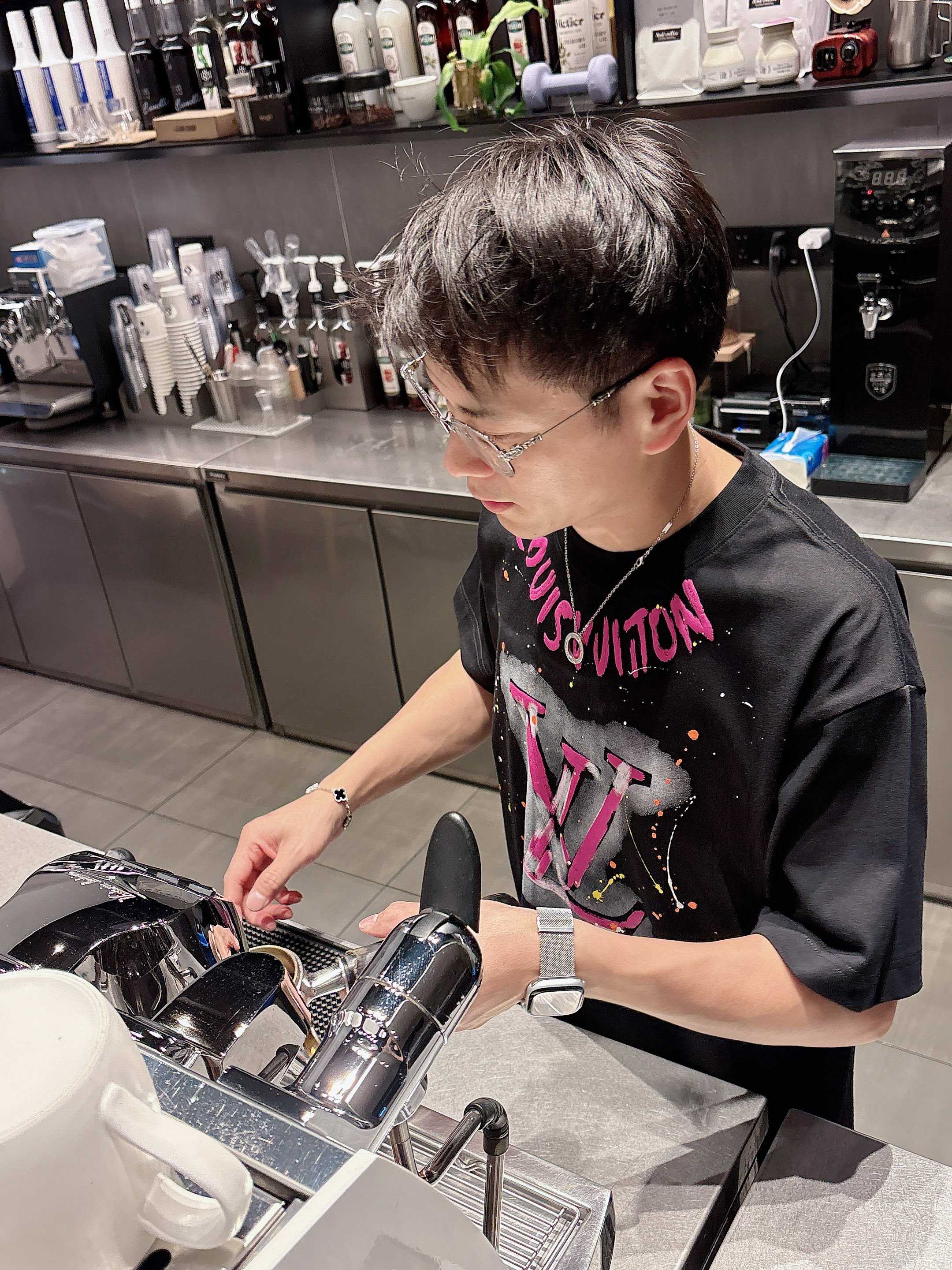 LuxluxHouse Best Quality Clothes T-shirt Louis Vuitton