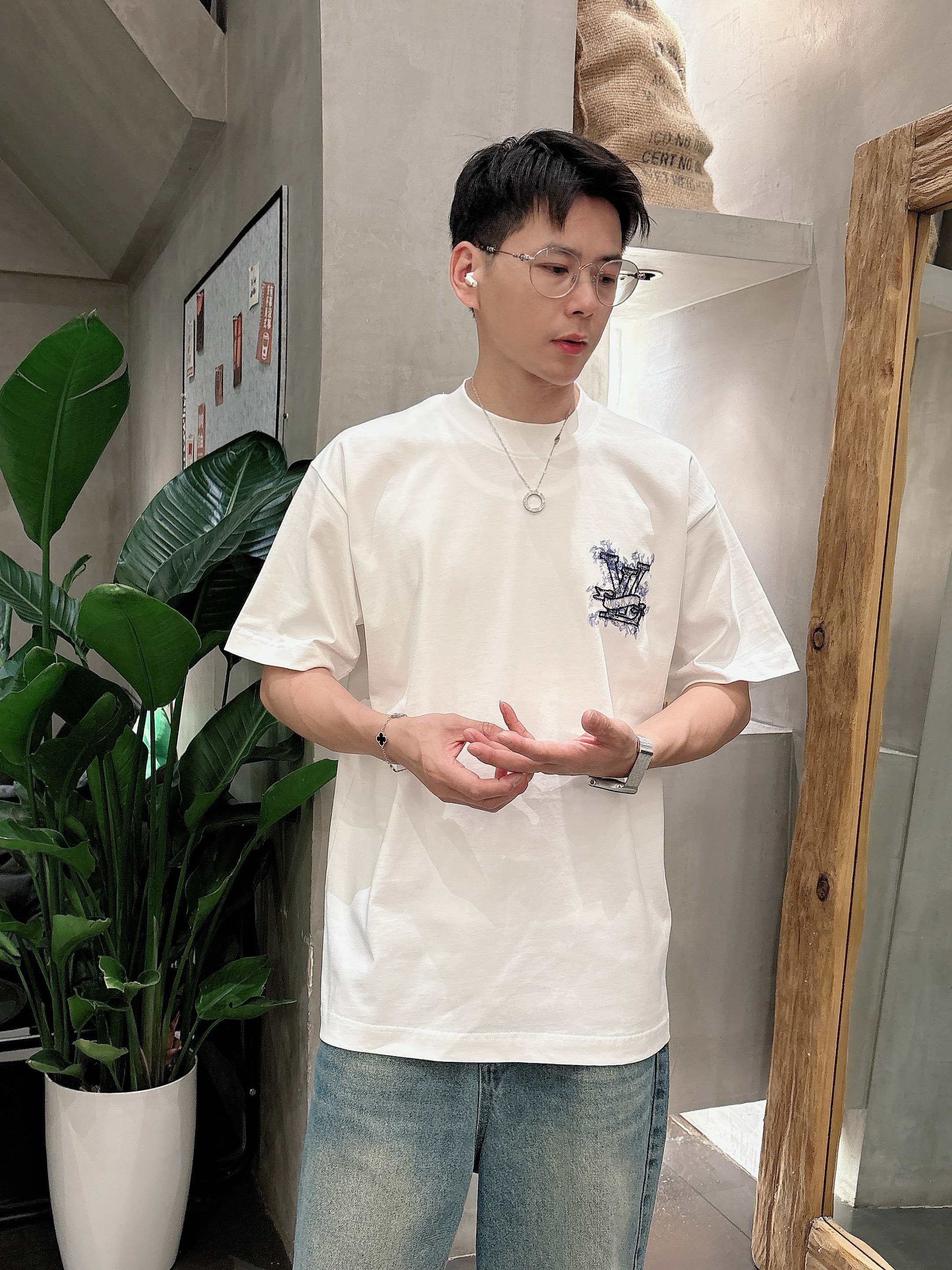 LuxluxHouse Best Quality Clothes T-shirt Louis Vuitton