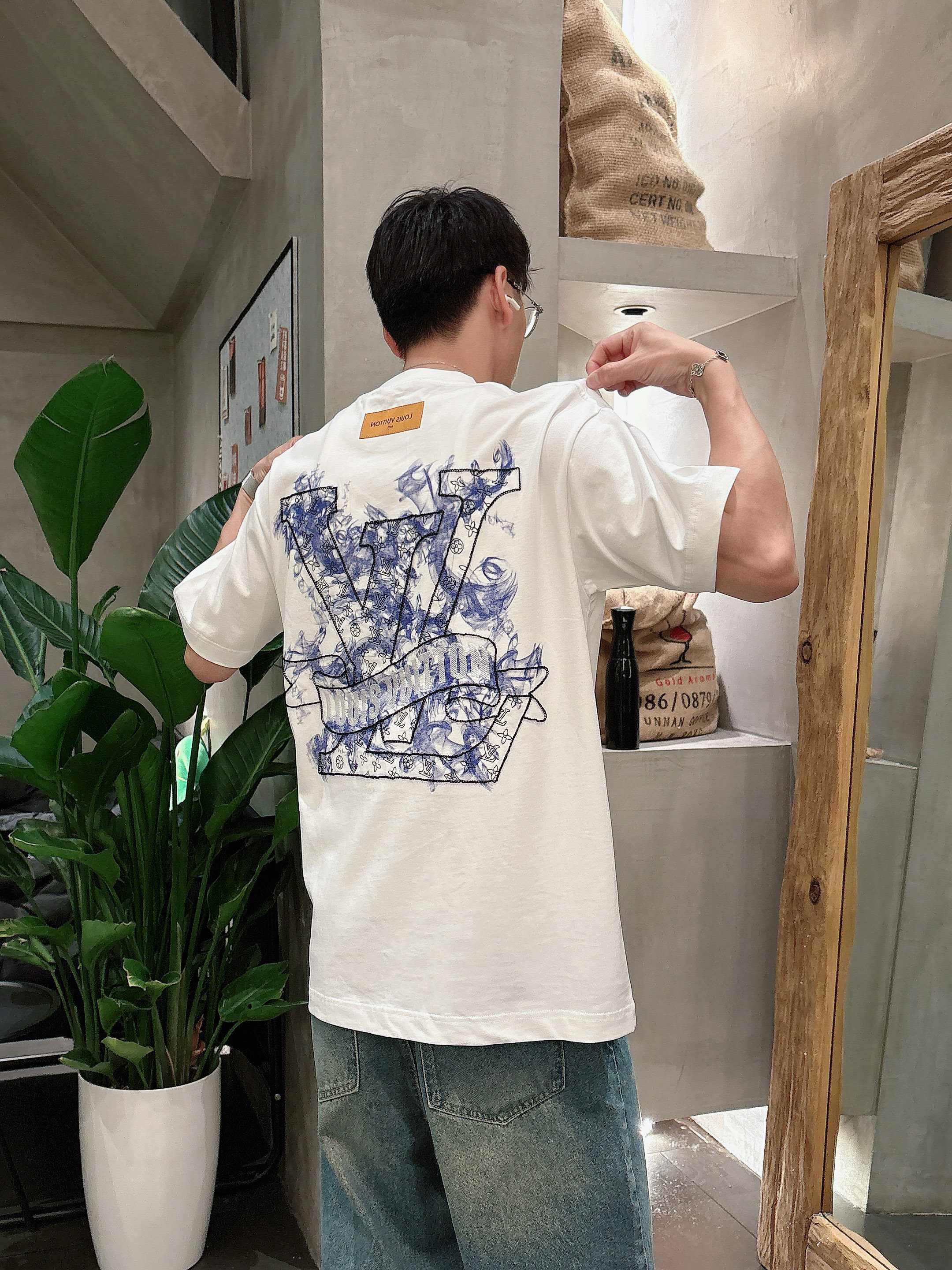 LuxluxHouse Best Quality Clothes T-shirt Louis Vuitton