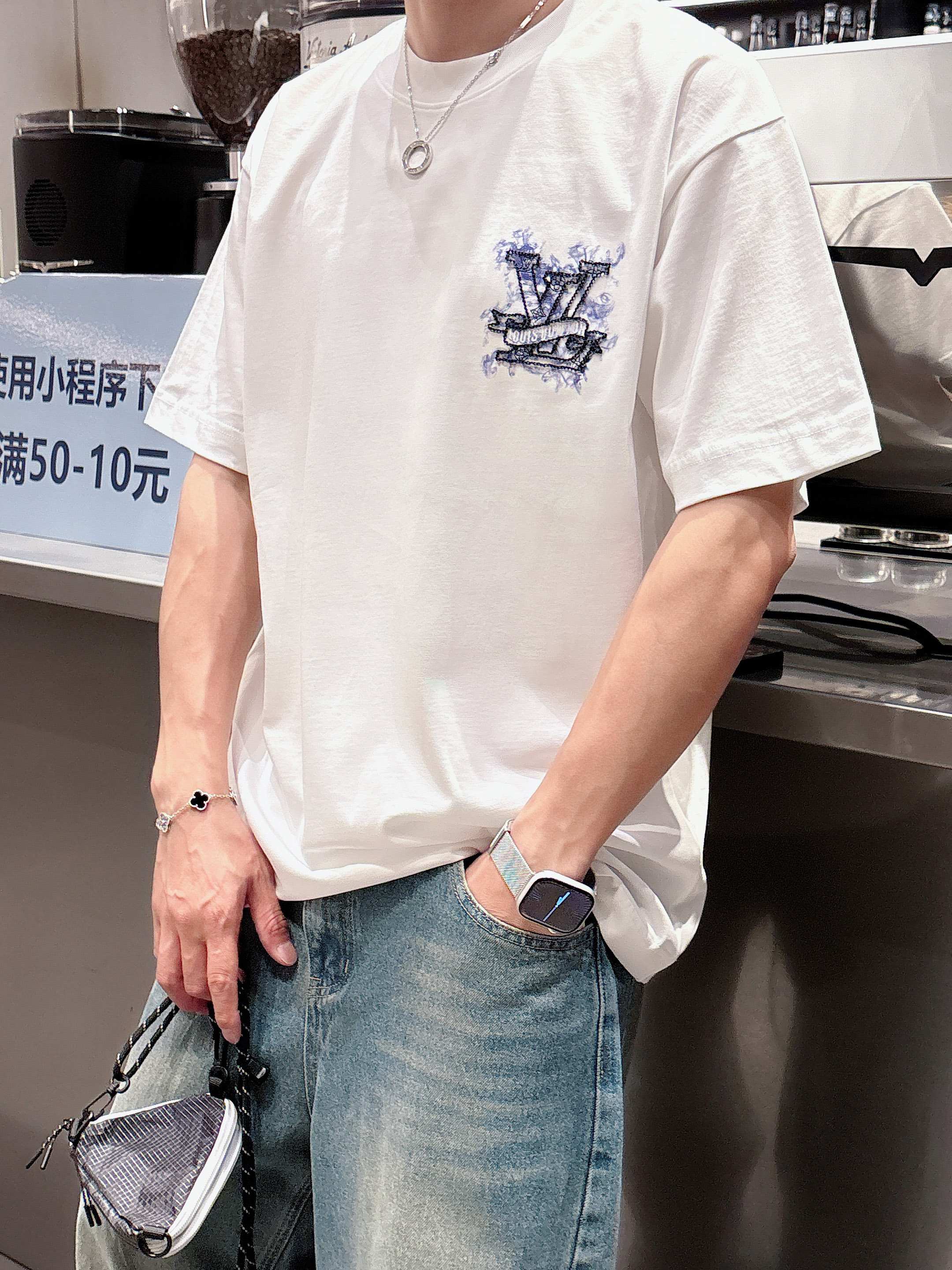 LuxluxHouse Best Quality Clothes T-shirt Louis Vuitton