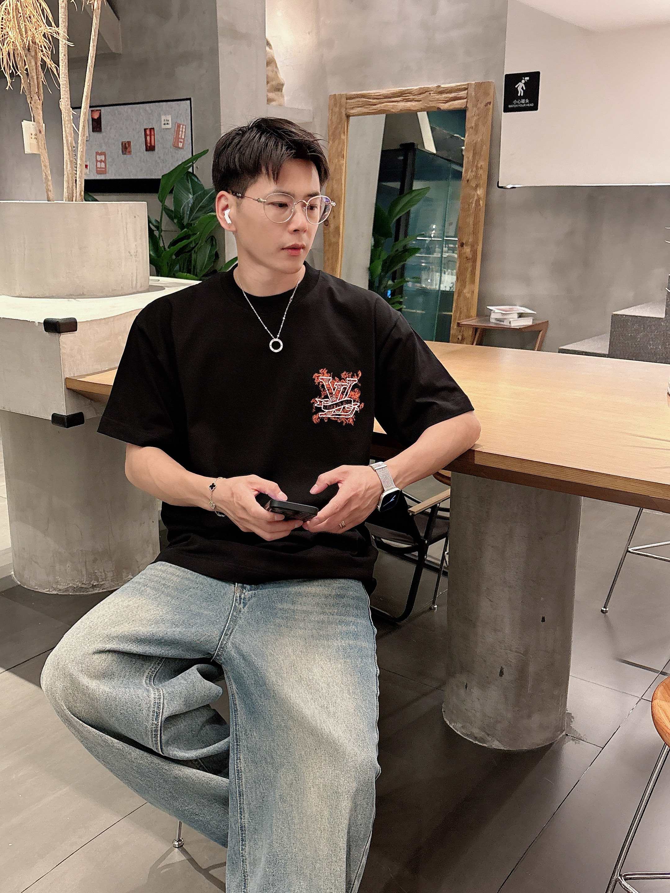 LuxluxHouse Best Quality Clothes T-shirt Louis Vuitton