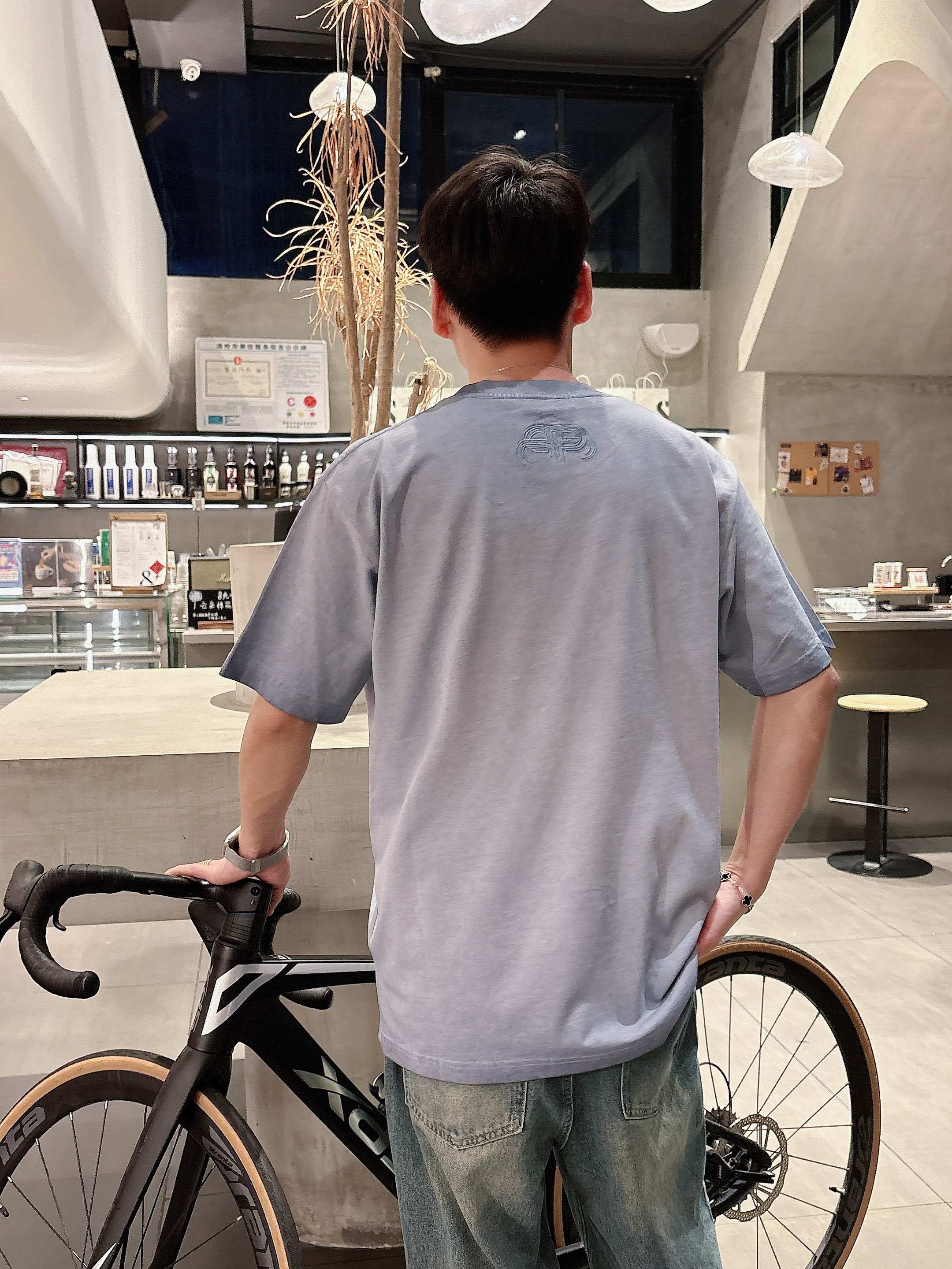 LuxluxHouse Best Quality Clothes Balenciaga T-shirt