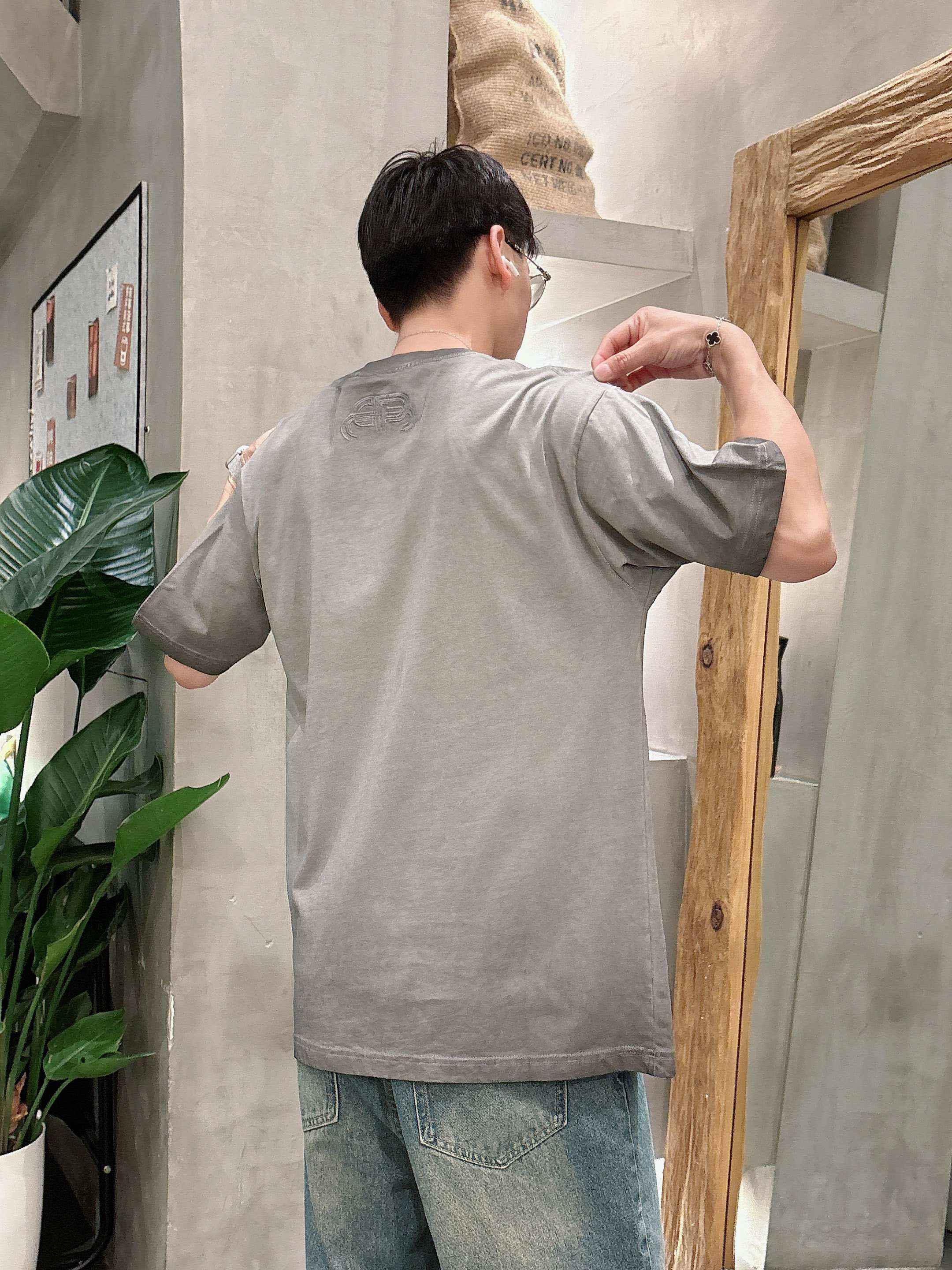 LuxluxHouse Best Quality Clothes Balenciaga T-shirt