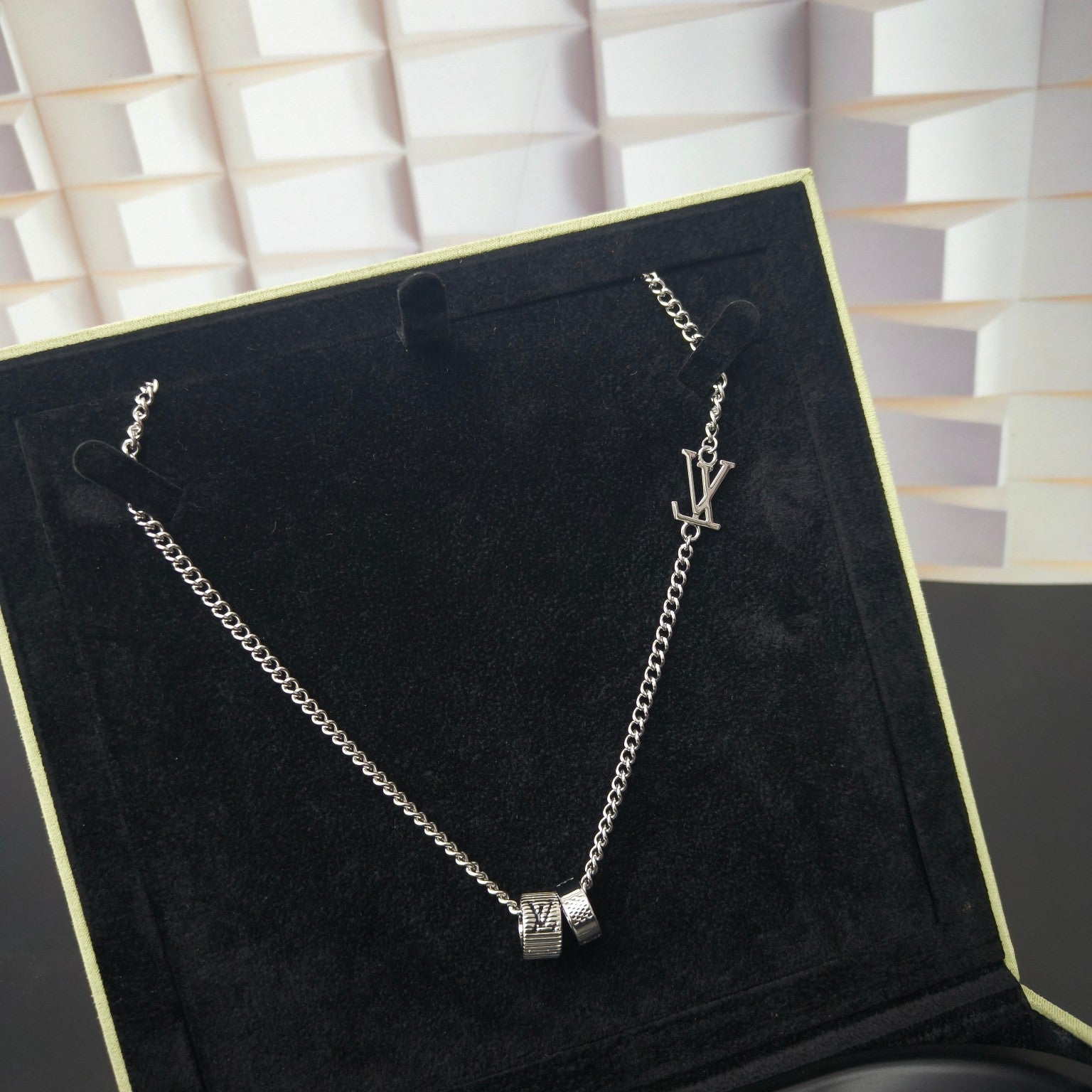 LuxluxHouse Best Quality Accessories Necklace Bracelet Louis Vuitton