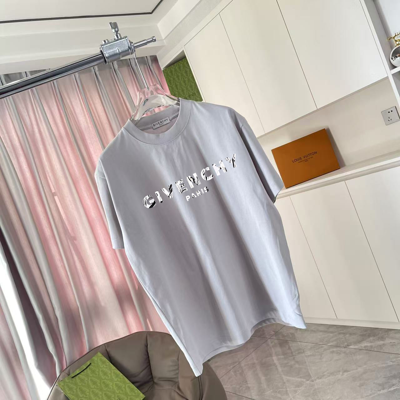 LuxluxHouse Best Quality Clothes Givenchy T-shirt