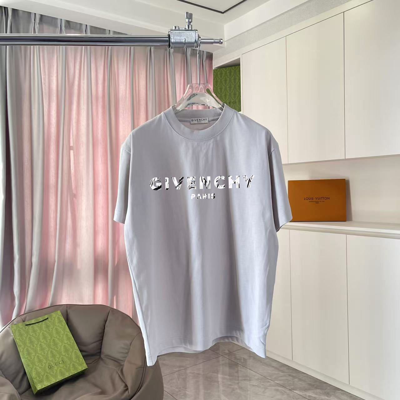 LuxluxHouse Best Quality Clothes Givenchy T-shirt
