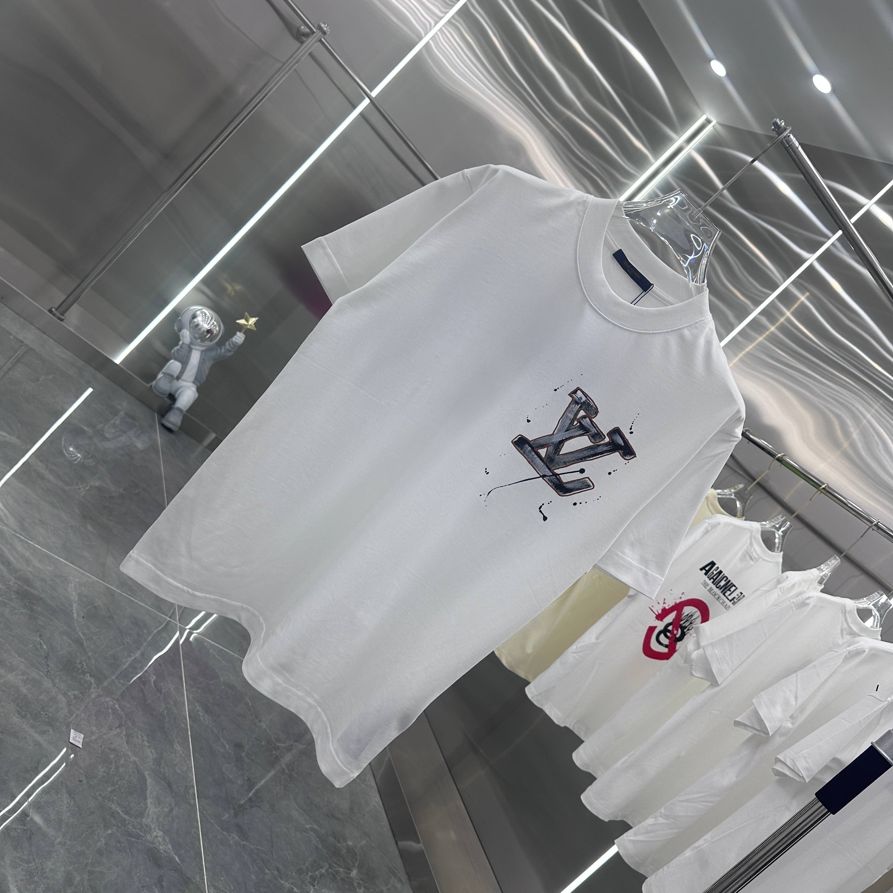 LuxluxHouse Best Quality Clothes T-shirt Louis Vuitton