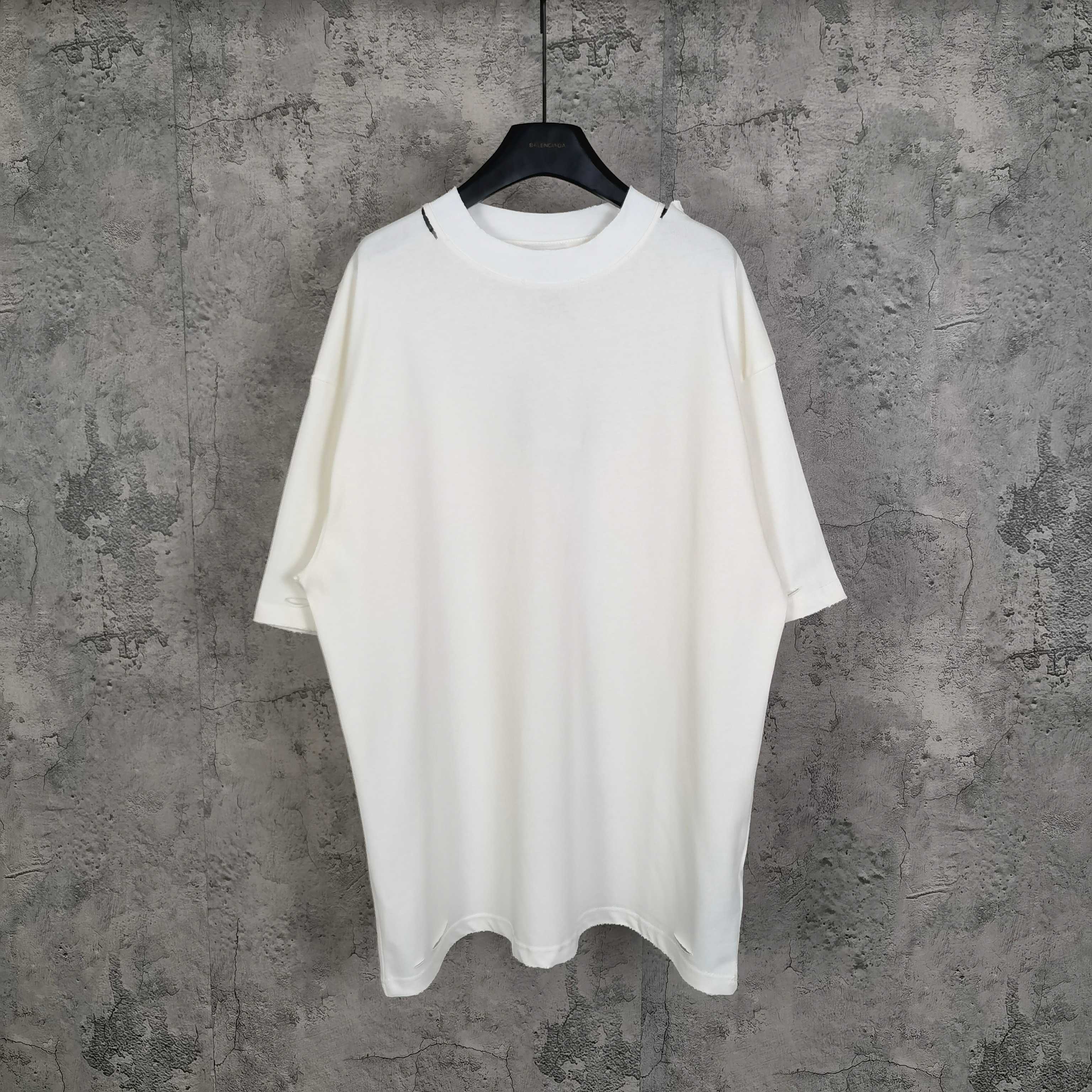 LuxluxHouse Best Quality Clothes Balenciaga T-shirt