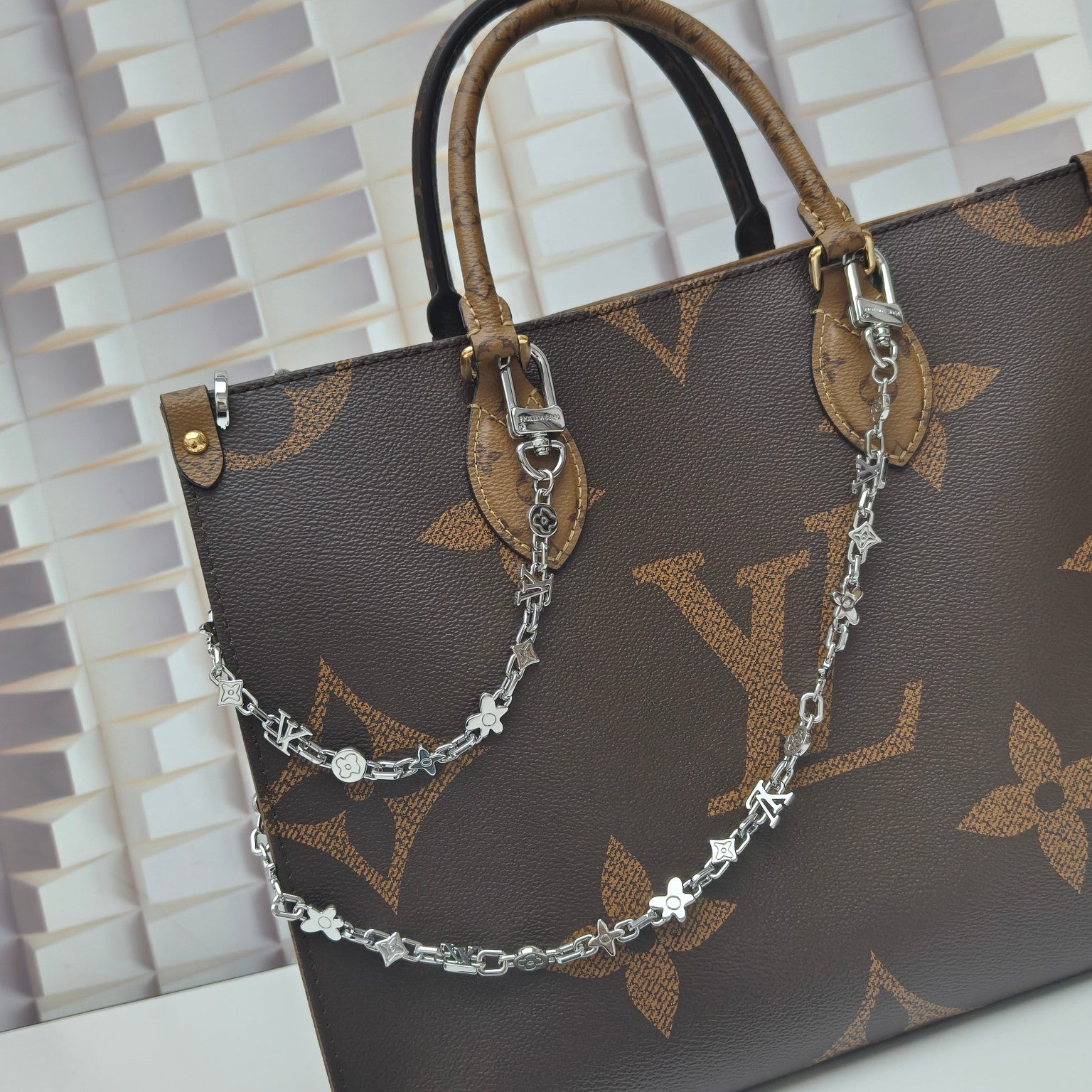 LuxluxHouse Best Quality Accessories Louis Vuitton Keychain