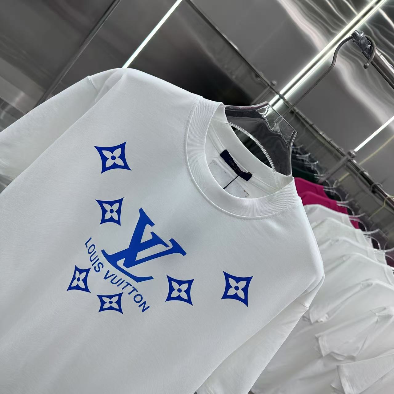 LuxluxHouse Best Quality Clothes T-shirt Louis Vuitton