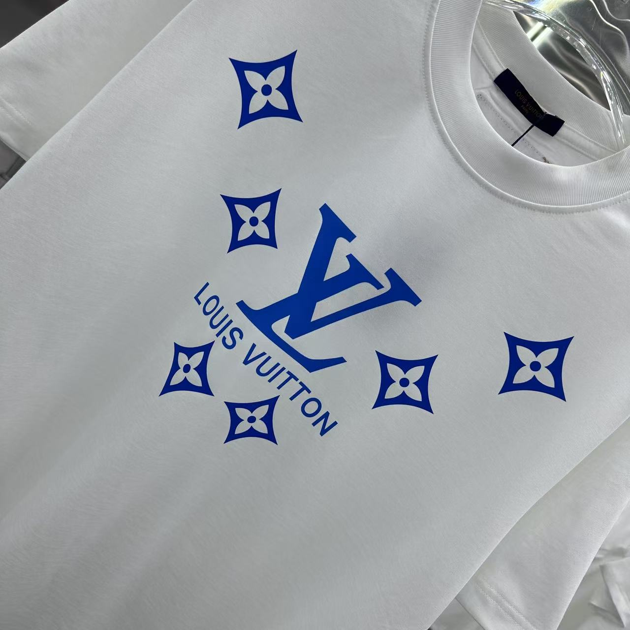 LuxluxHouse Best Quality Clothes T-shirt Louis Vuitton