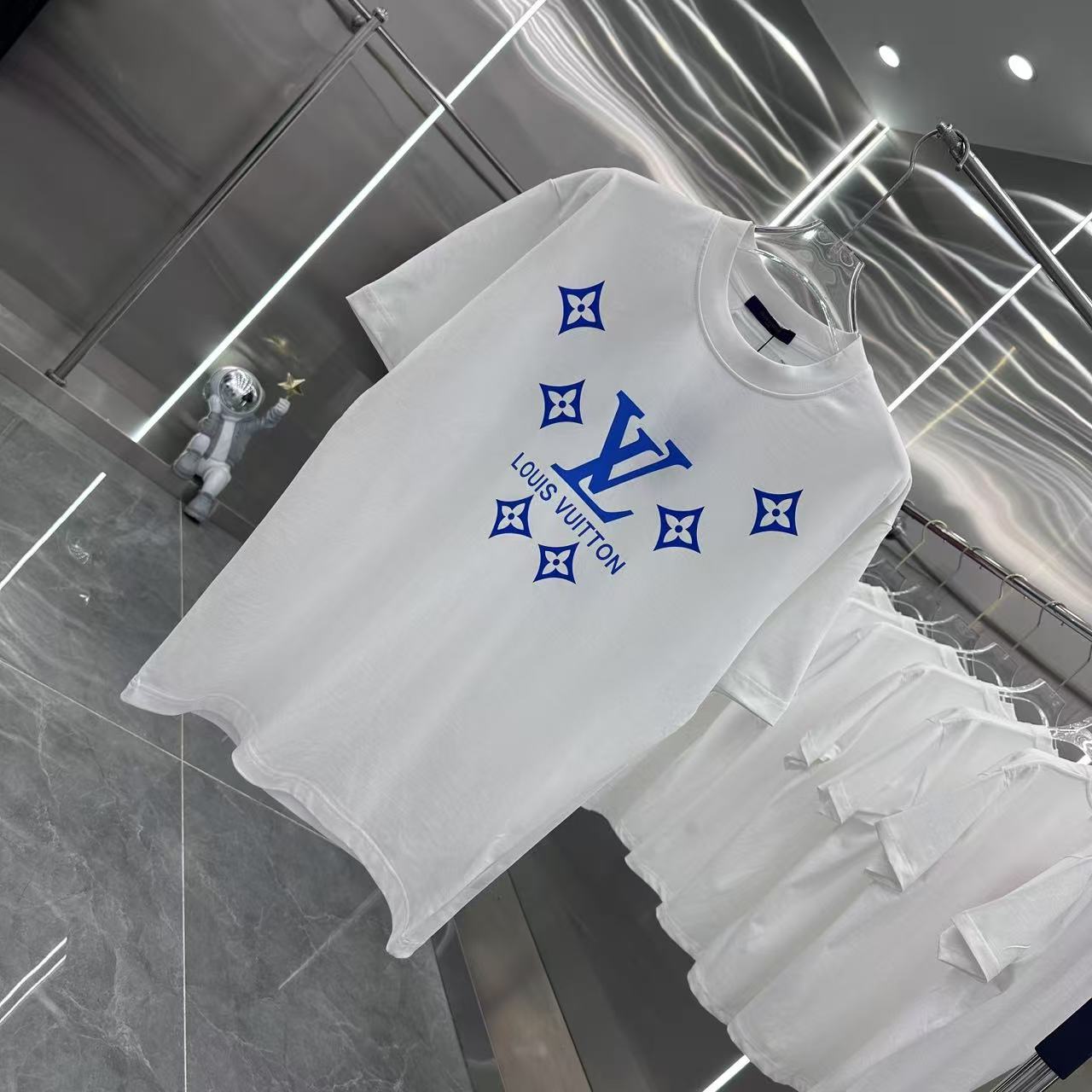 LuxluxHouse Best Quality Clothes T-shirt Louis Vuitton