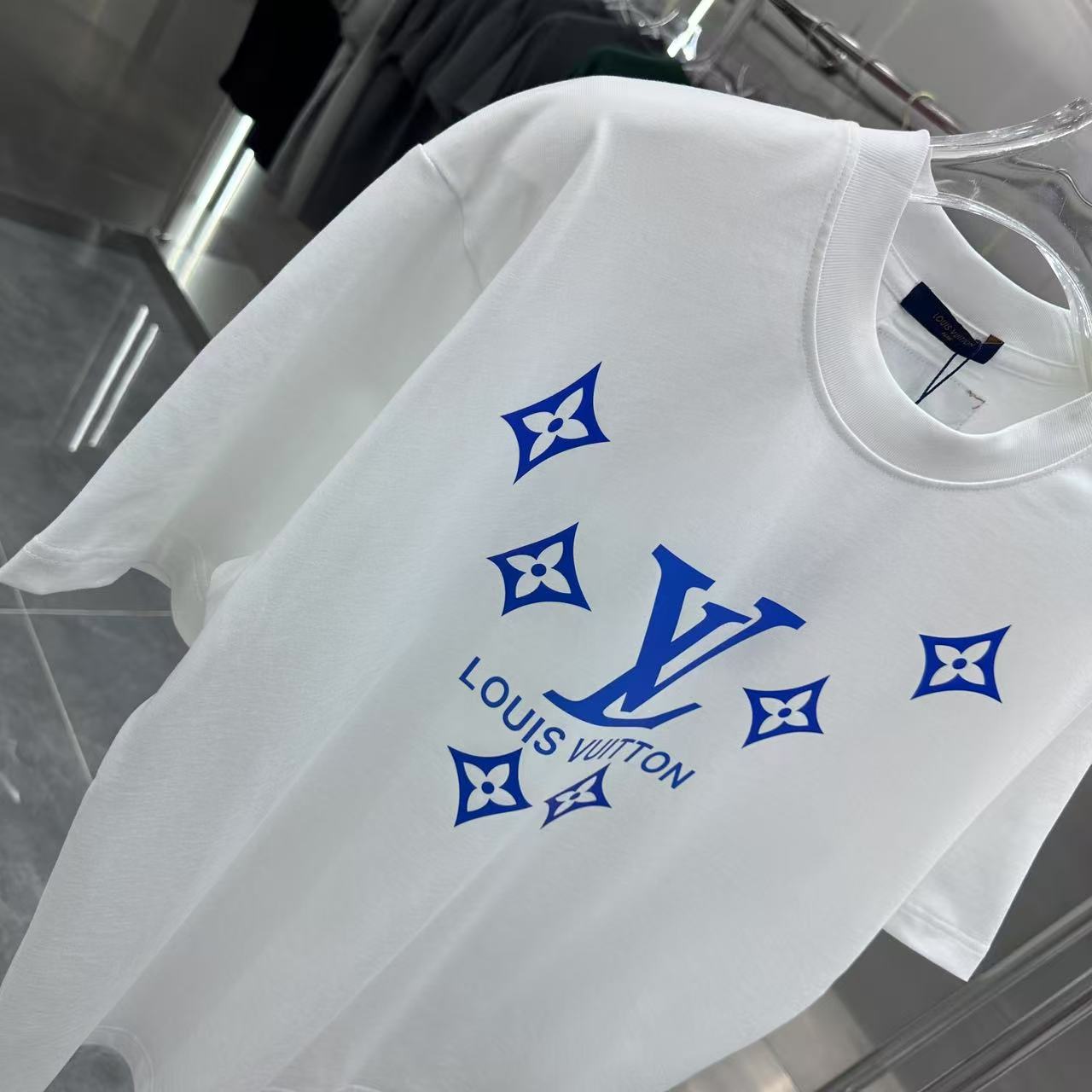 LuxluxHouse Best Quality Clothes T-shirt Louis Vuitton