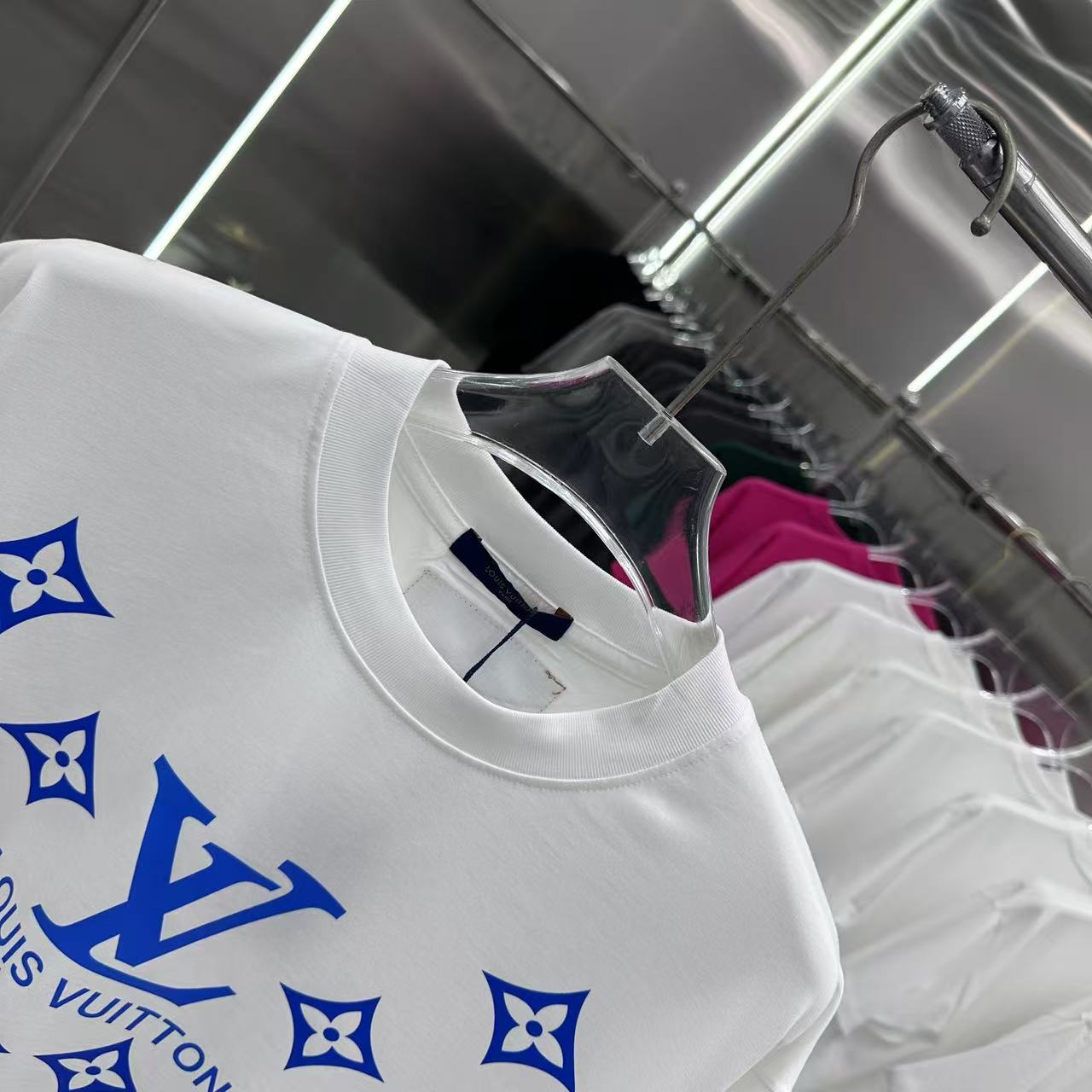 LuxluxHouse Best Quality Clothes T-shirt Louis Vuitton