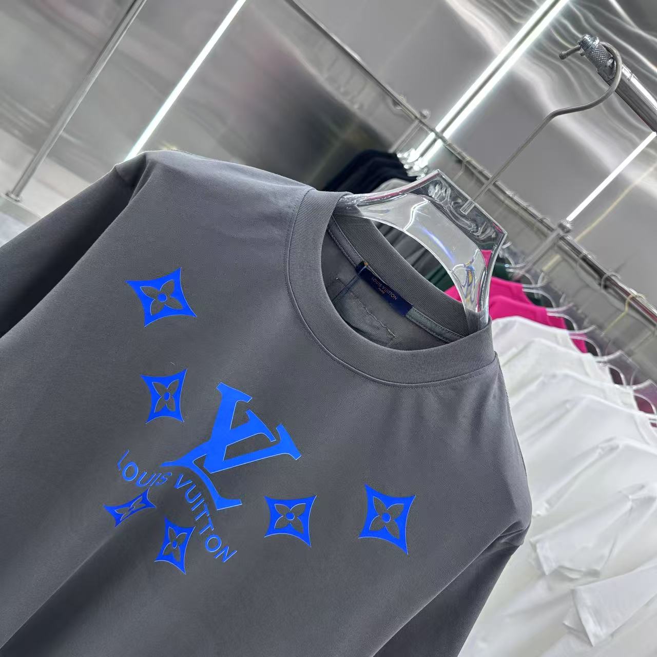 LuxluxHouse Best Quality Clothes T-shirt Louis Vuitton