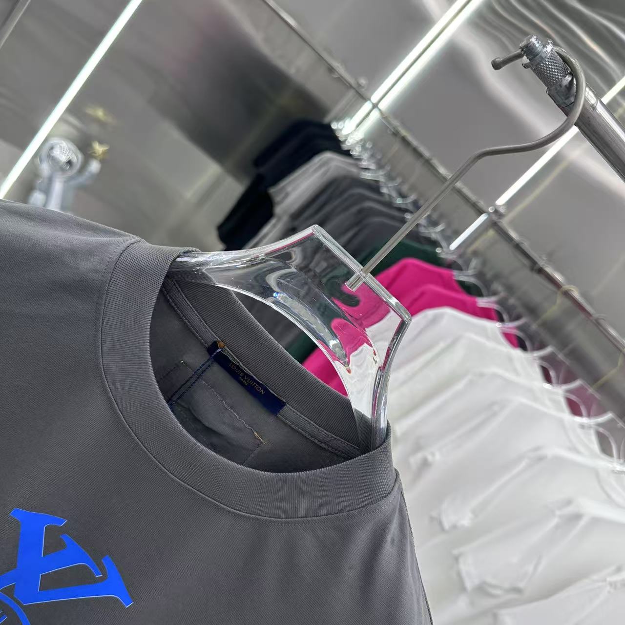 LuxluxHouse Best Quality Clothes T-shirt Louis Vuitton