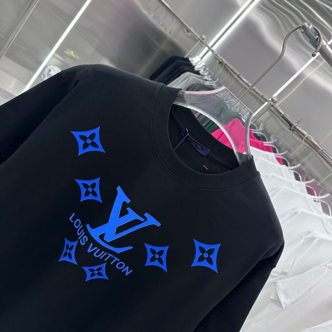 LuxluxHouse Best Quality Clothes T-shirt Louis Vuitton